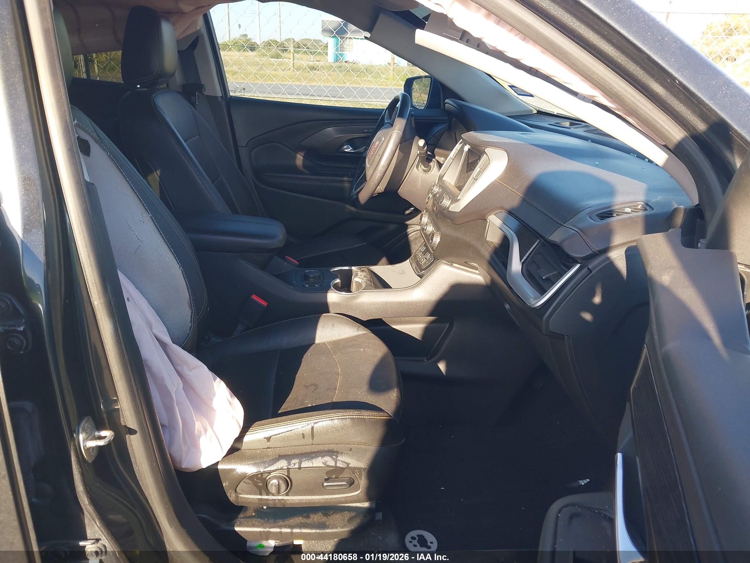 GMC TERRAIN image 5
