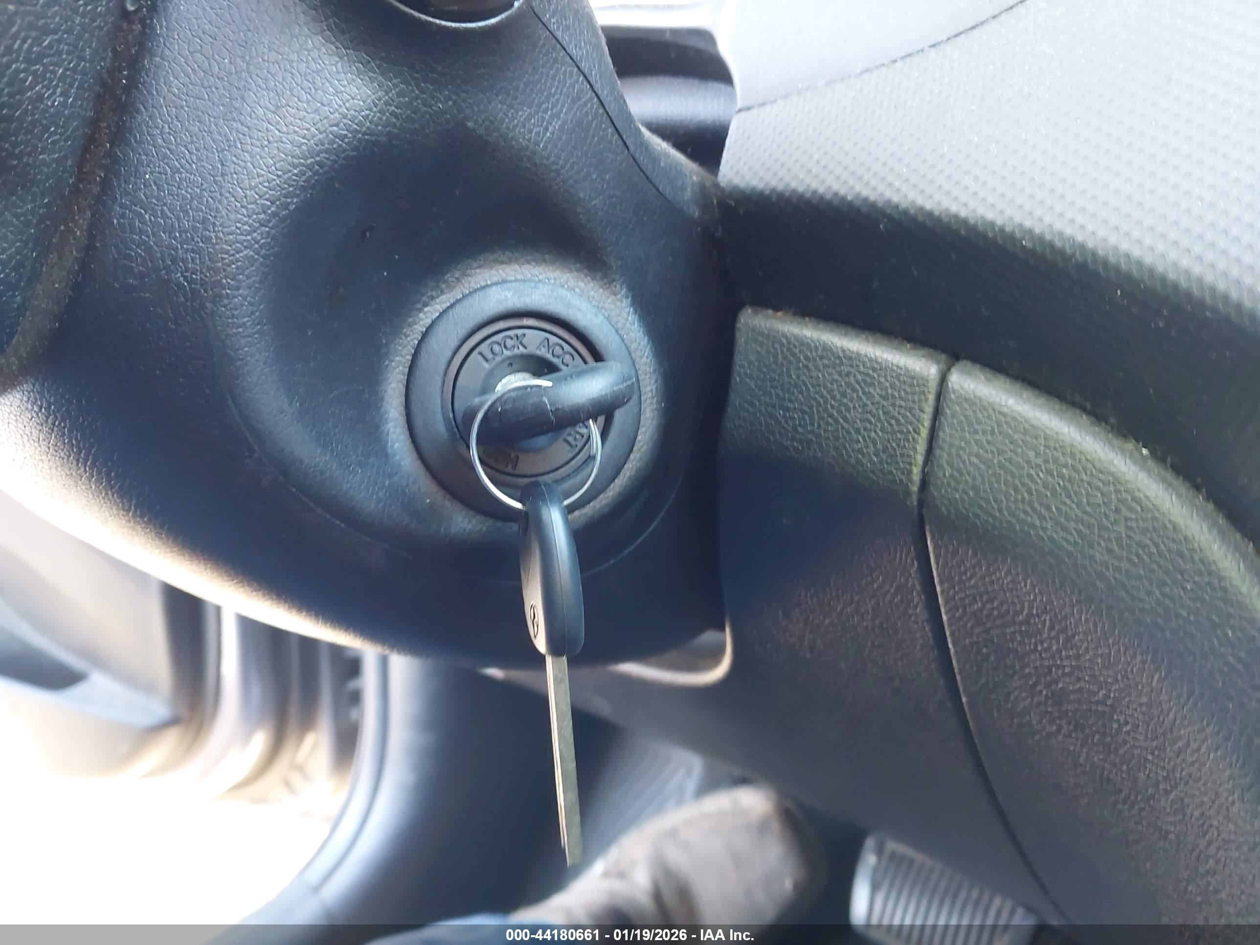 HYUNDAI ACCENT image 11