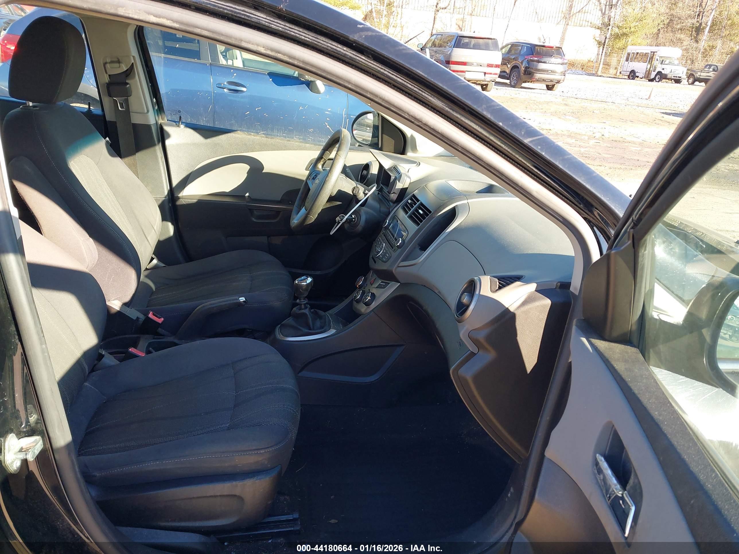 CHEVROLET SONIC image 5