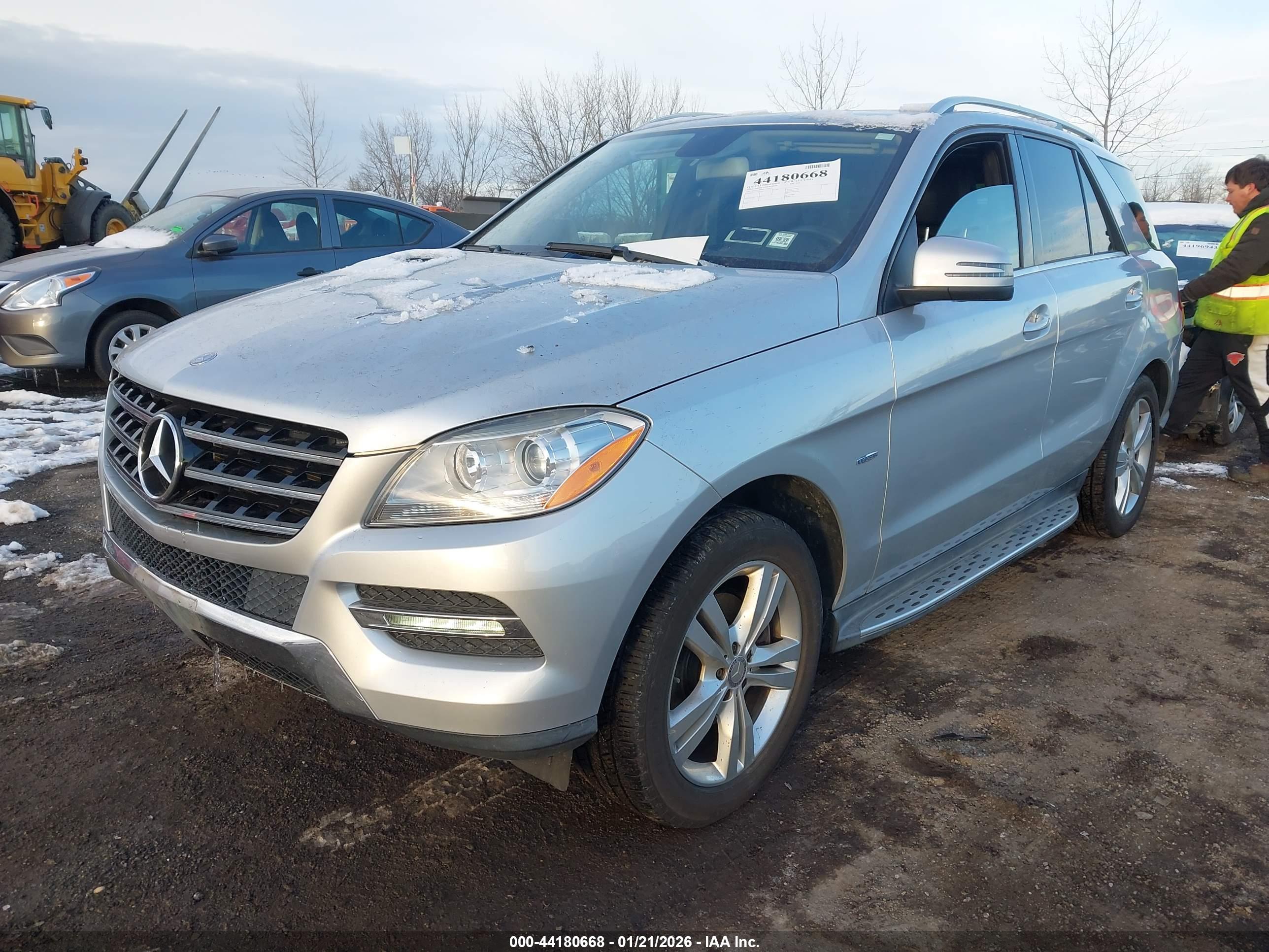 MERCEDES-BENZ ML image 2