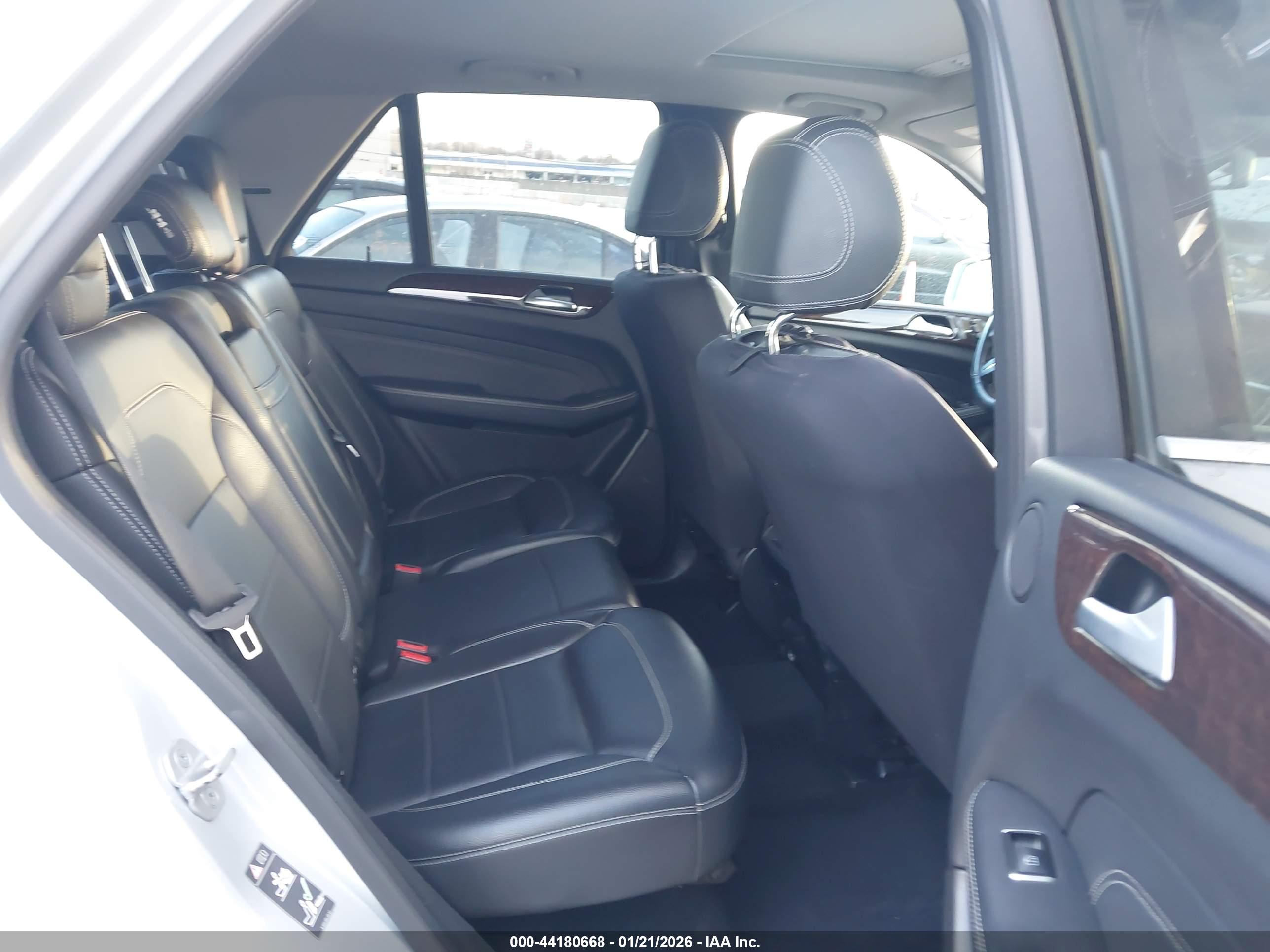 MERCEDES-BENZ ML image 8