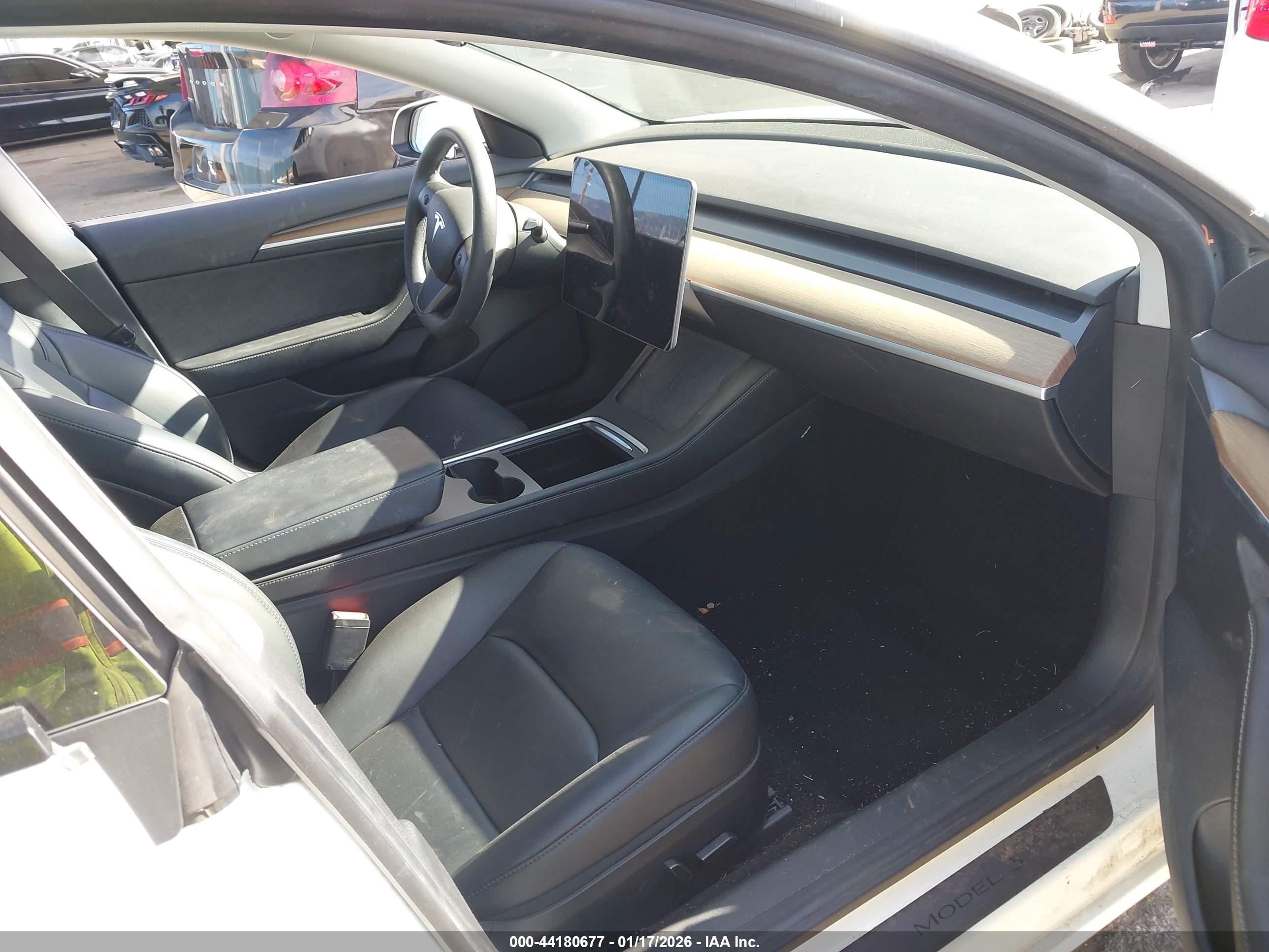 TESLA MODEL image 5