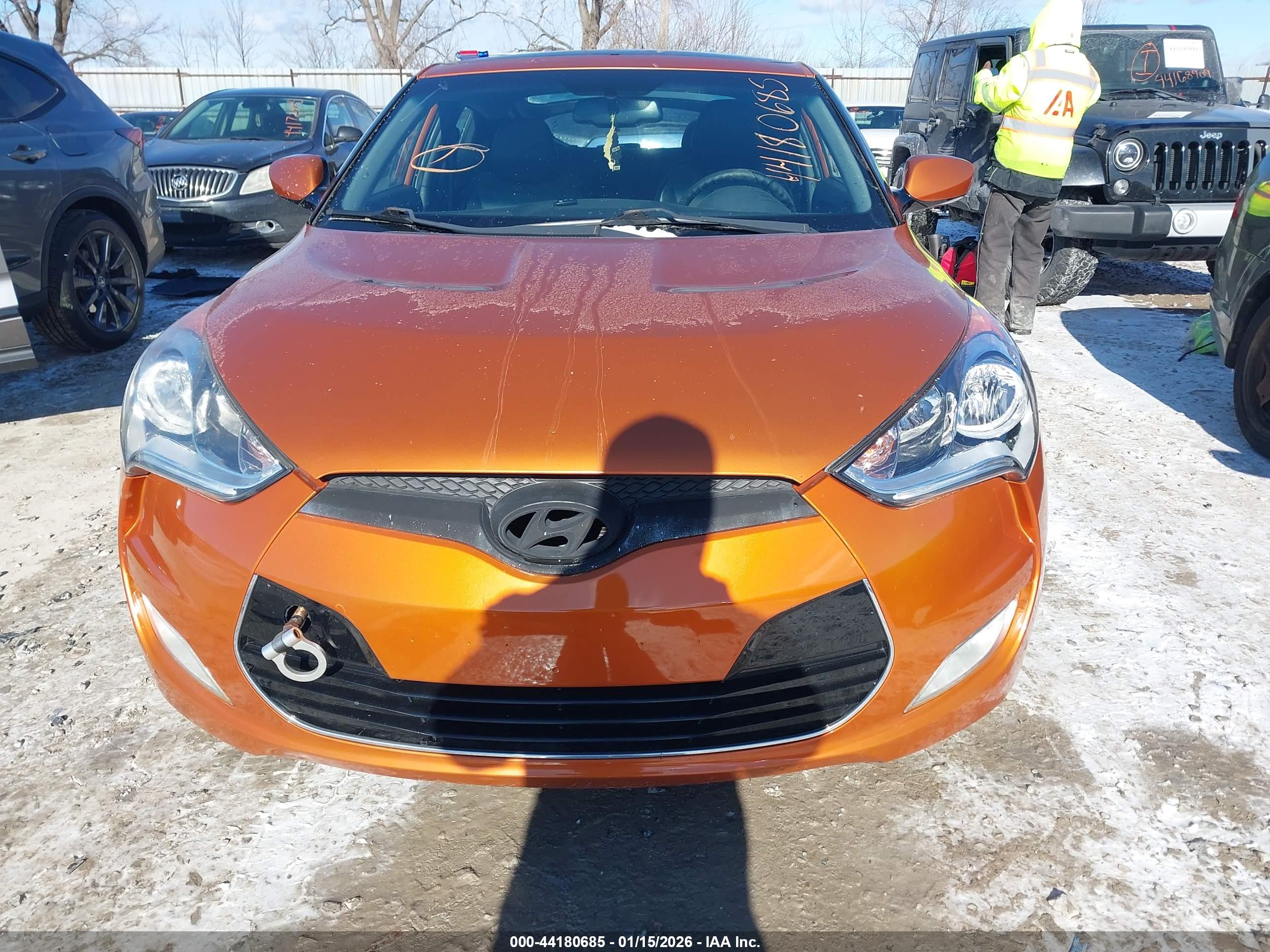 HYUNDAI VELOSTER image 6