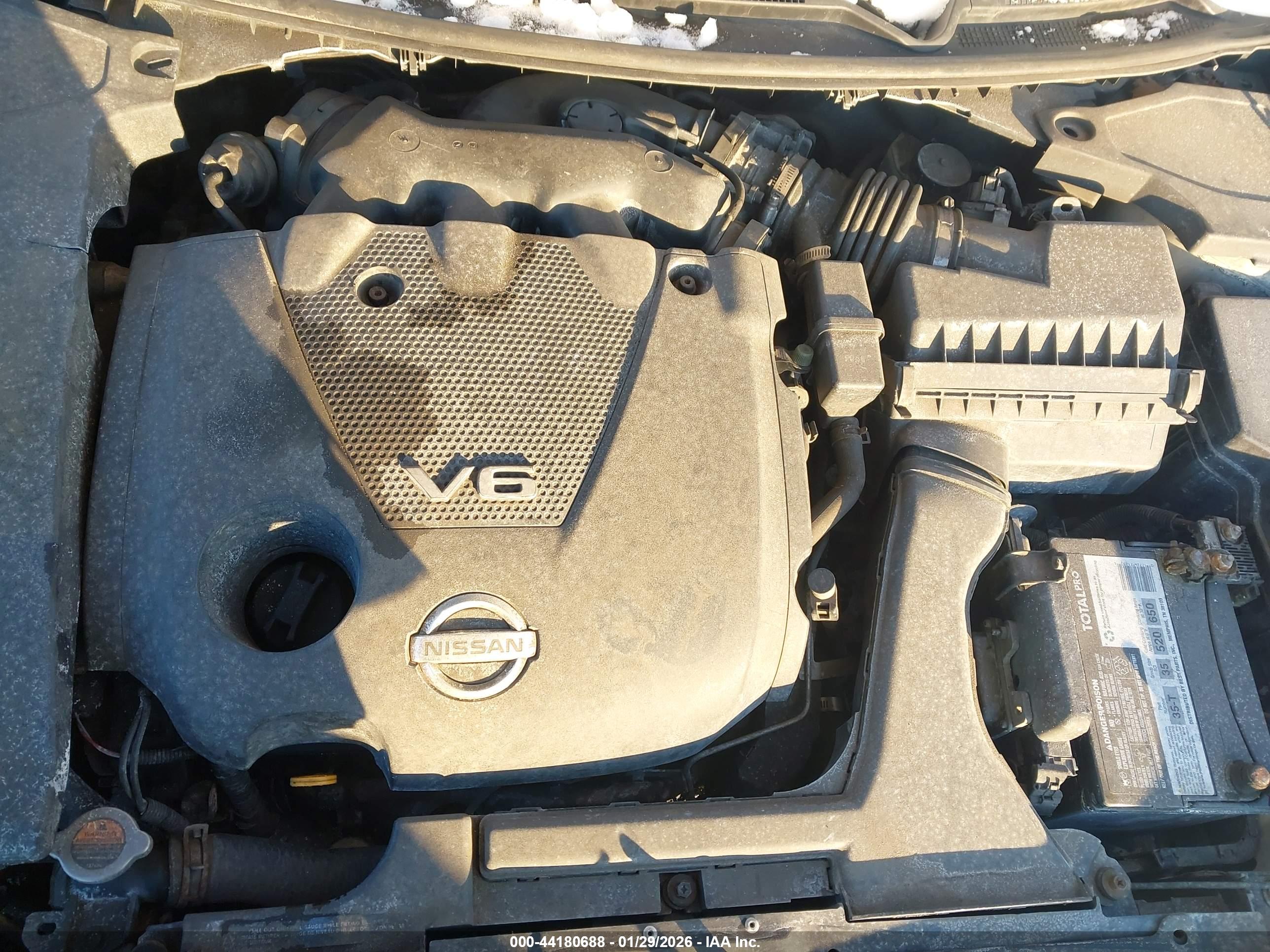 NISSAN MAXIMA image 10