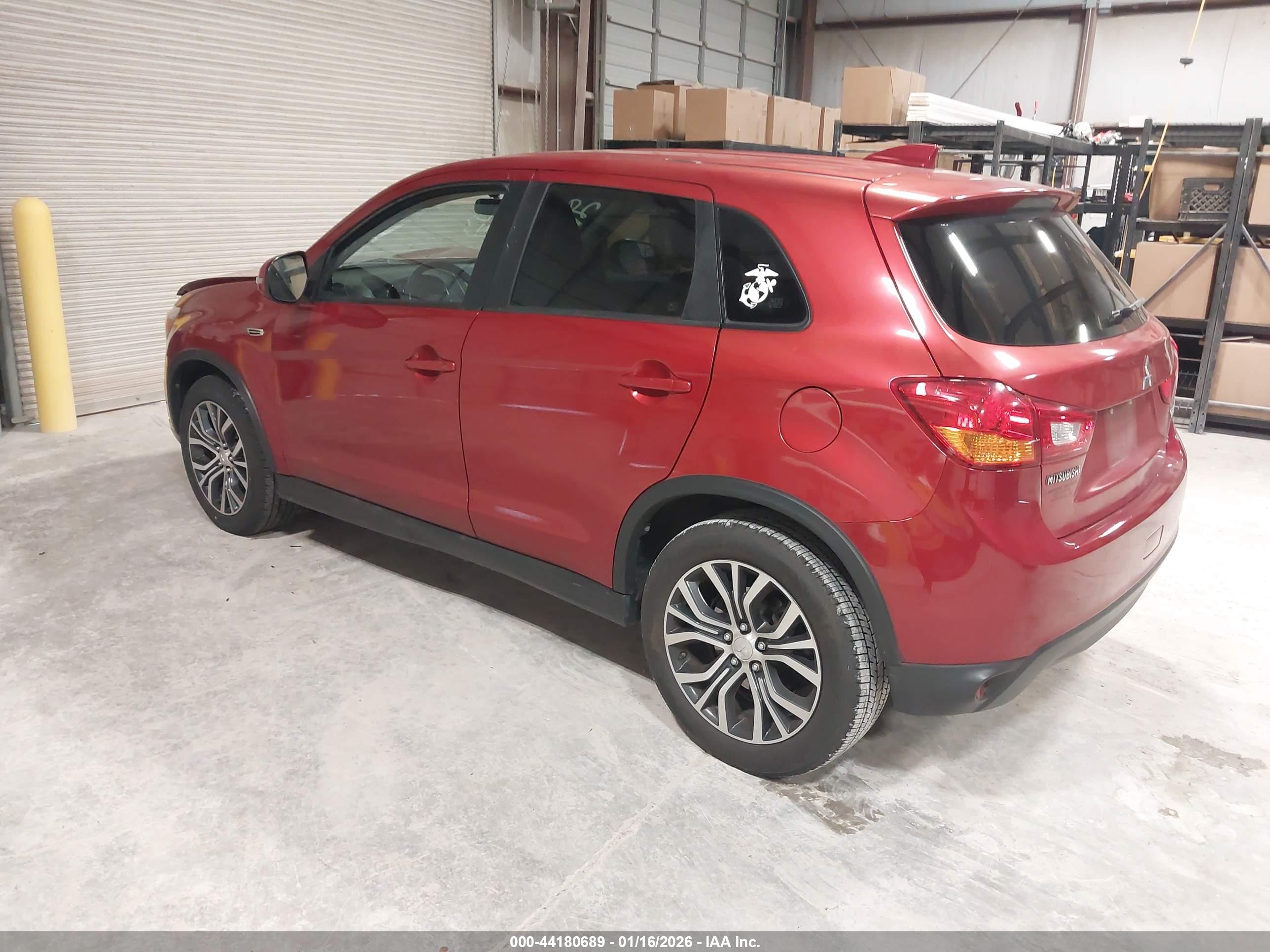 MITSUBISHI OUTLANDER image 3