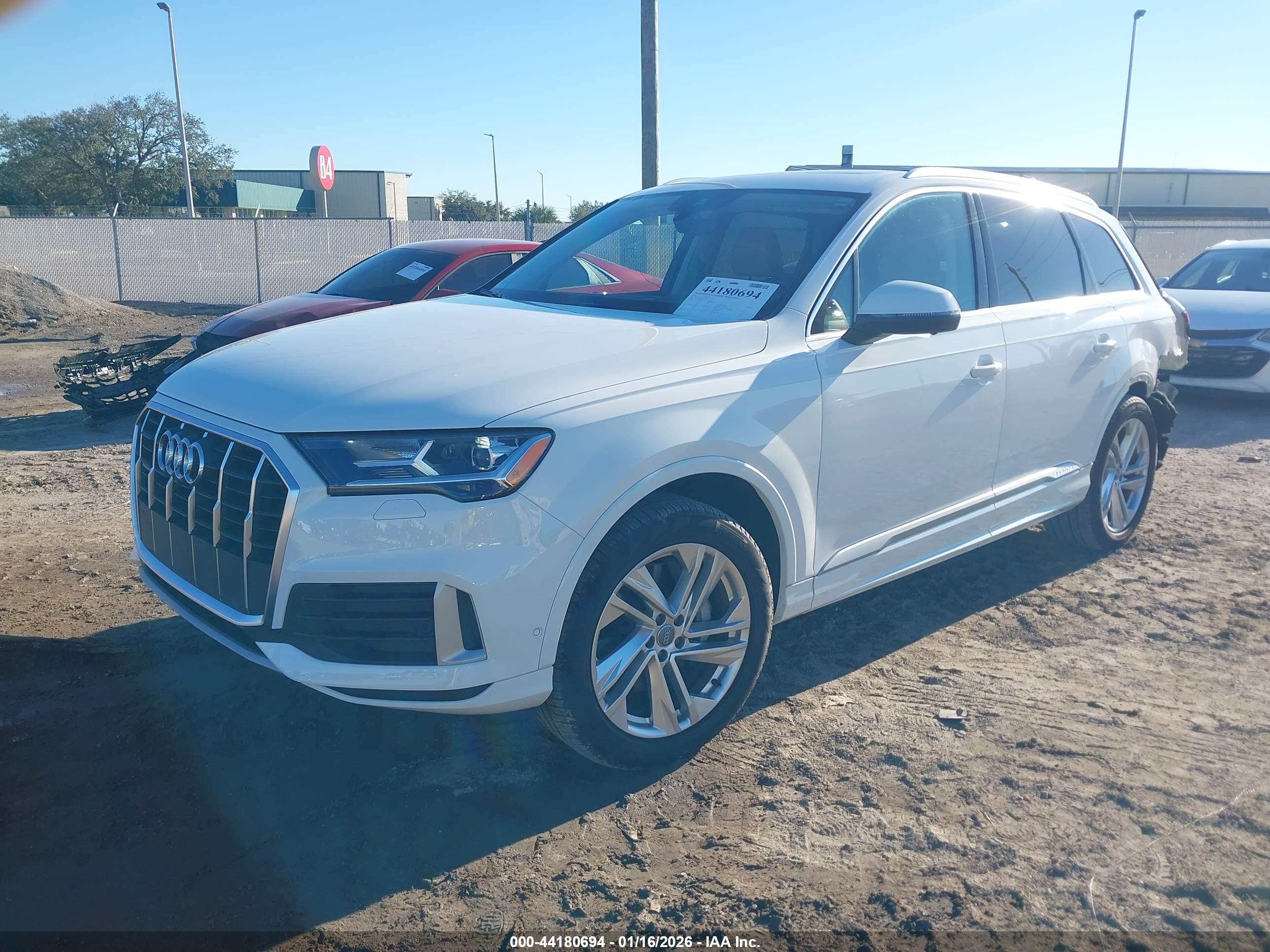 AUDI Q7 image 2