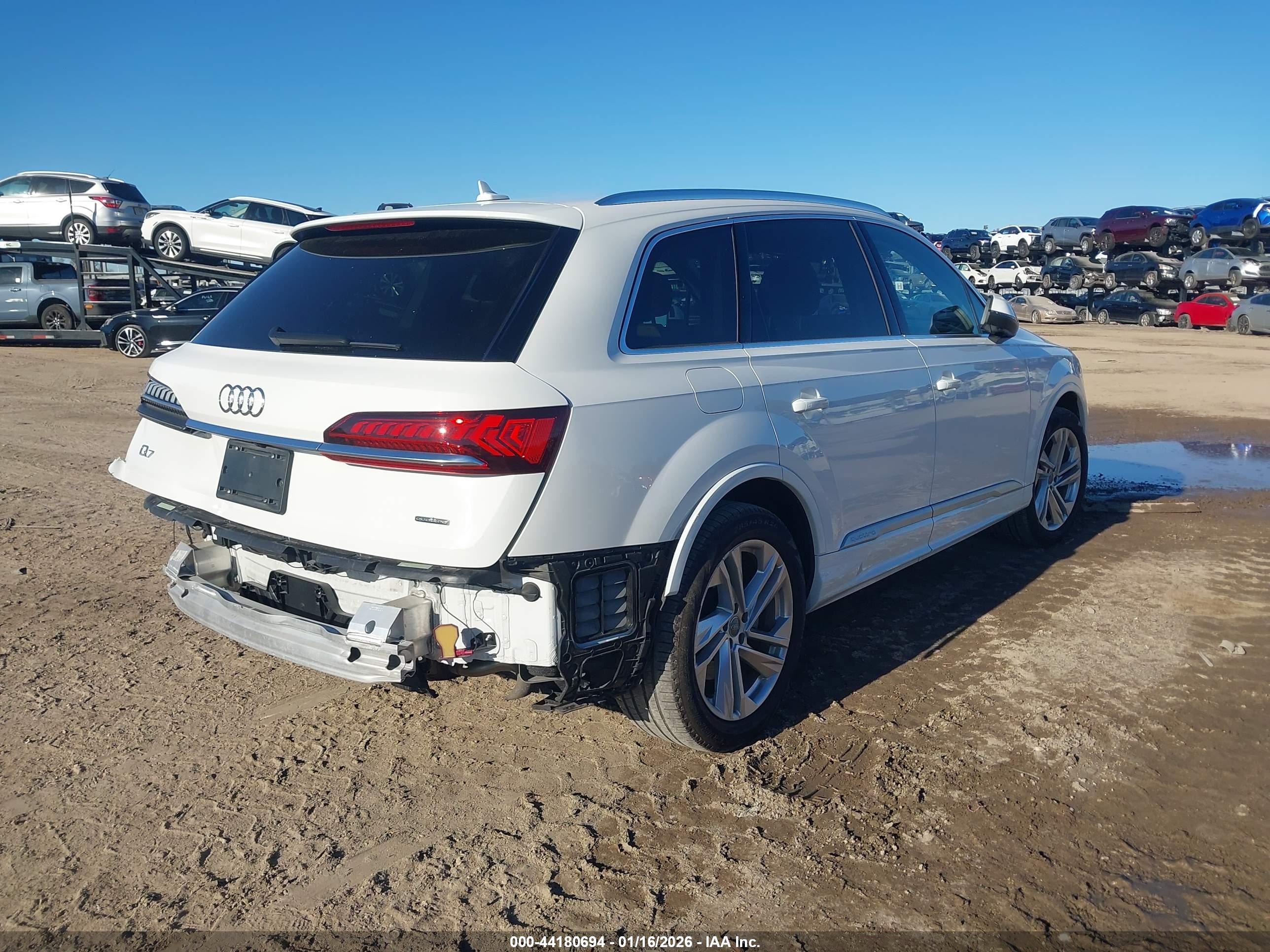 AUDI Q7 image 4
