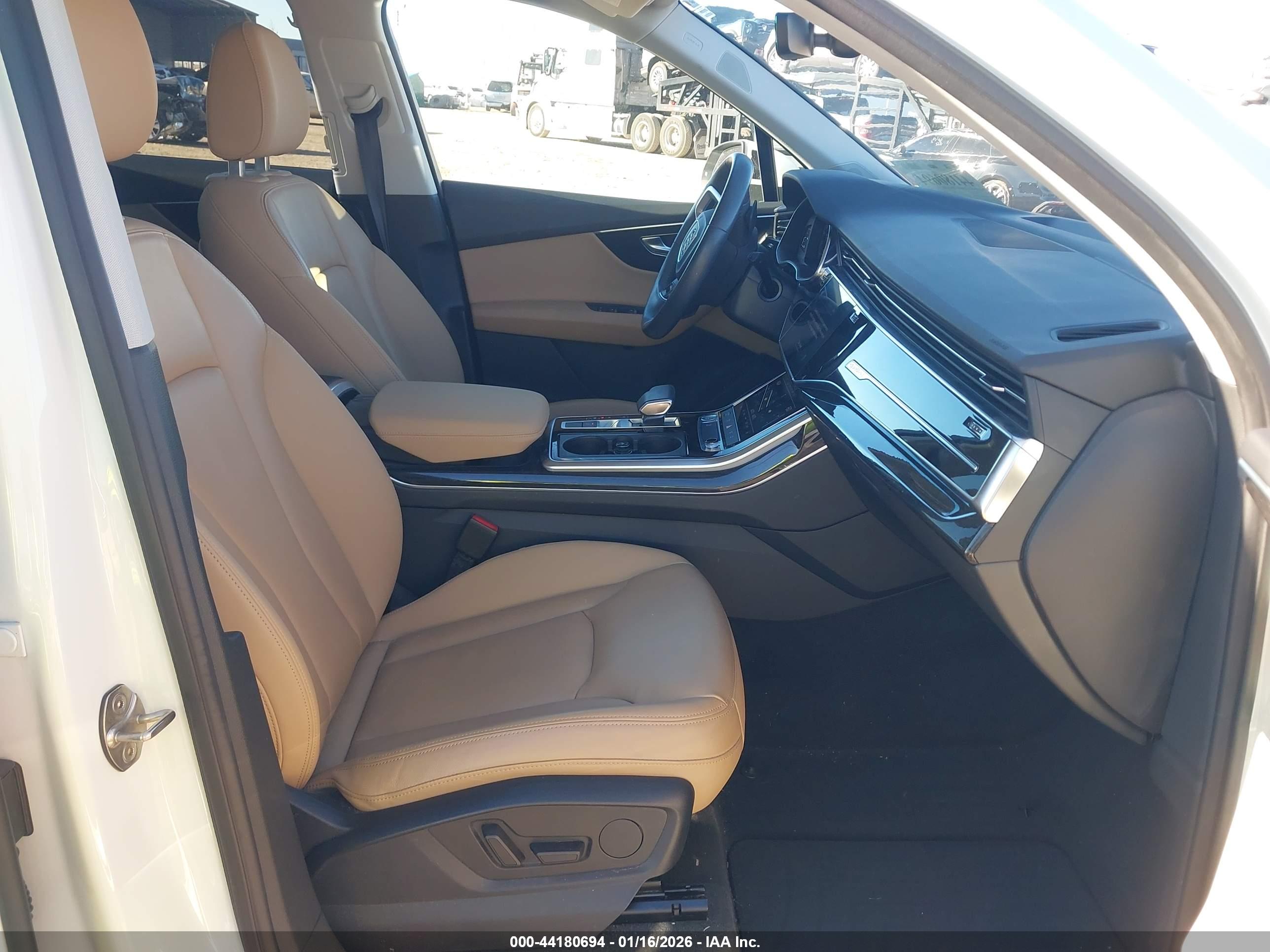 AUDI Q7 image 5