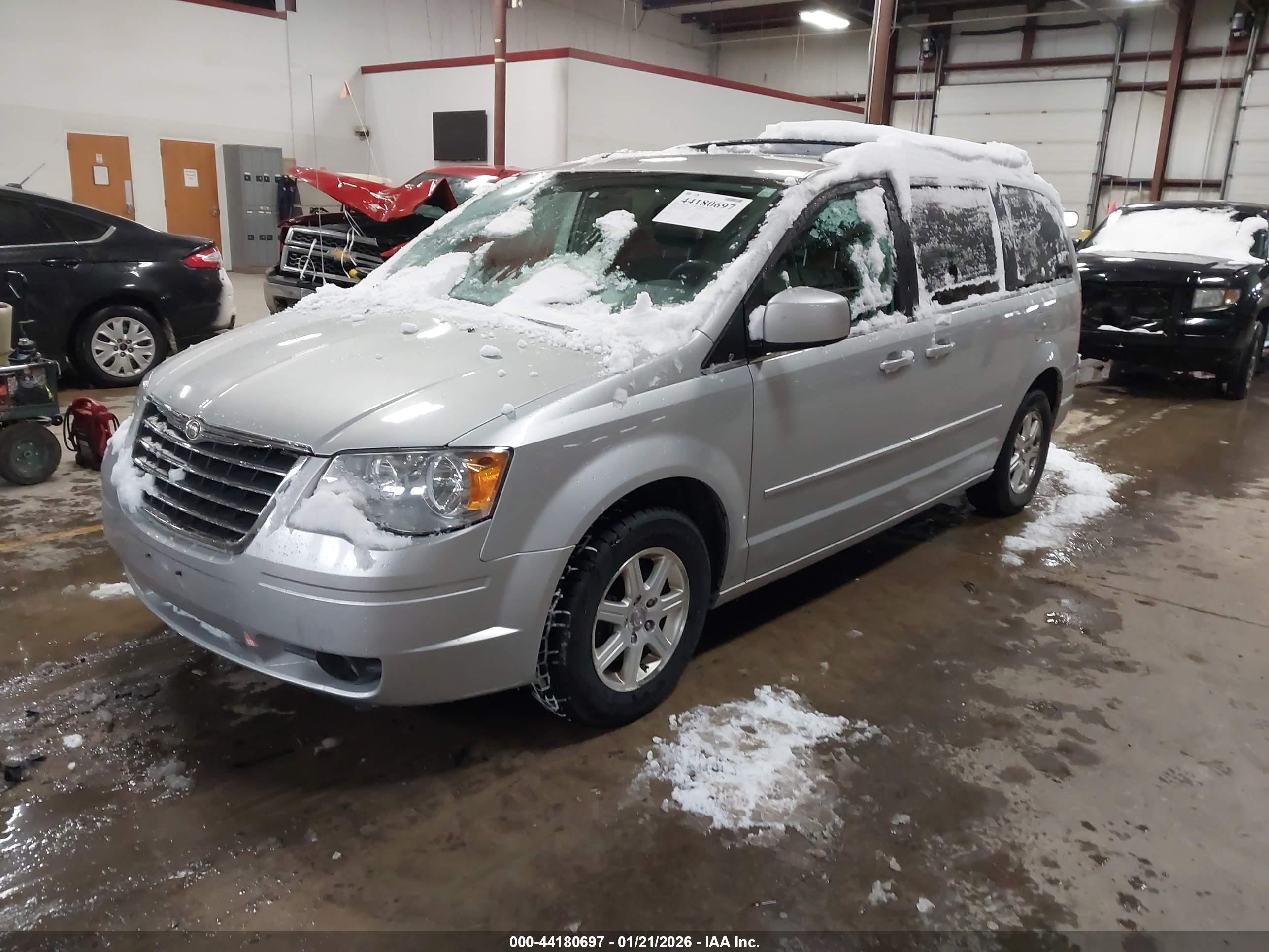 CHRYSLER TOWN image 2