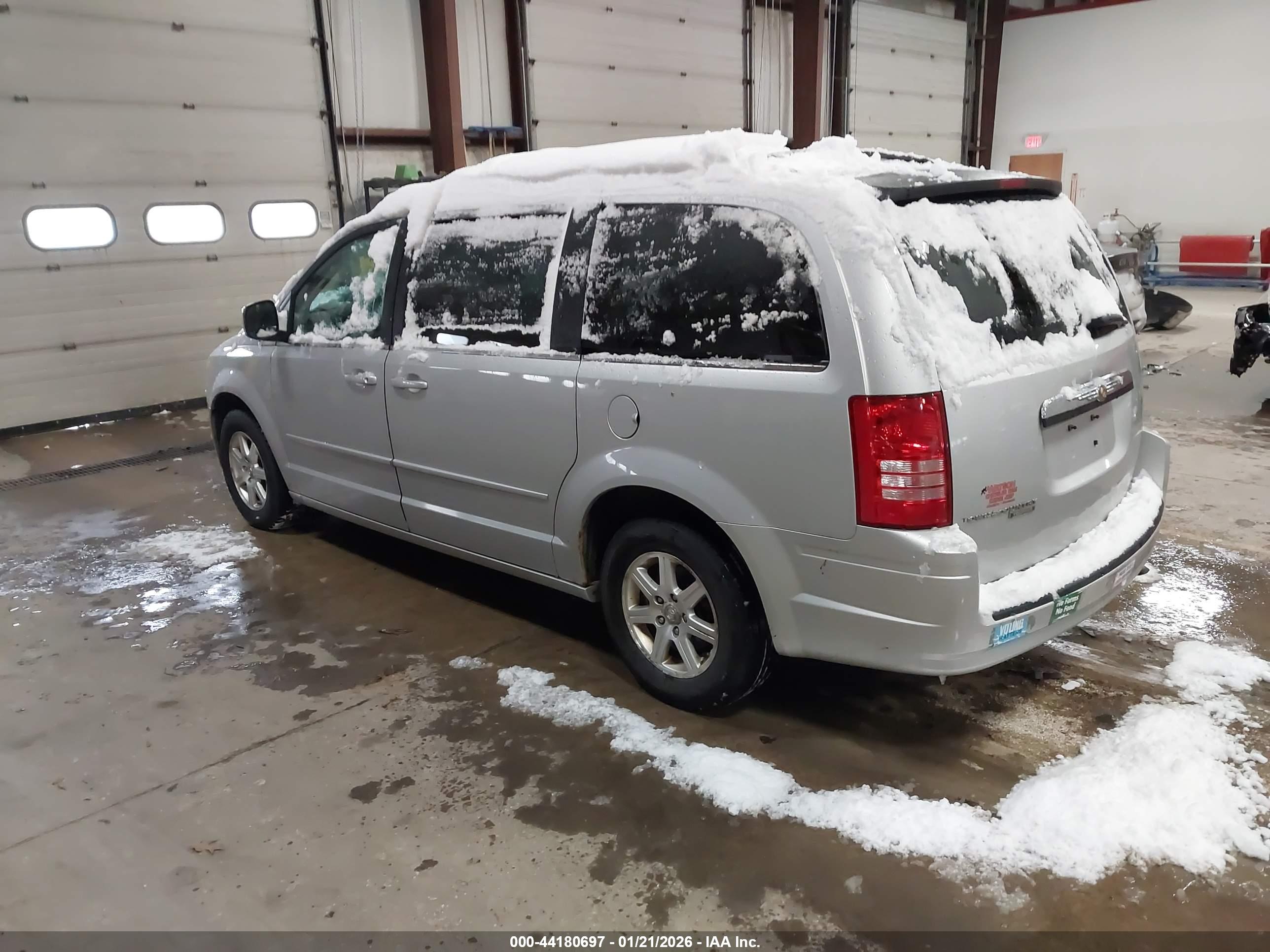 CHRYSLER TOWN image 3