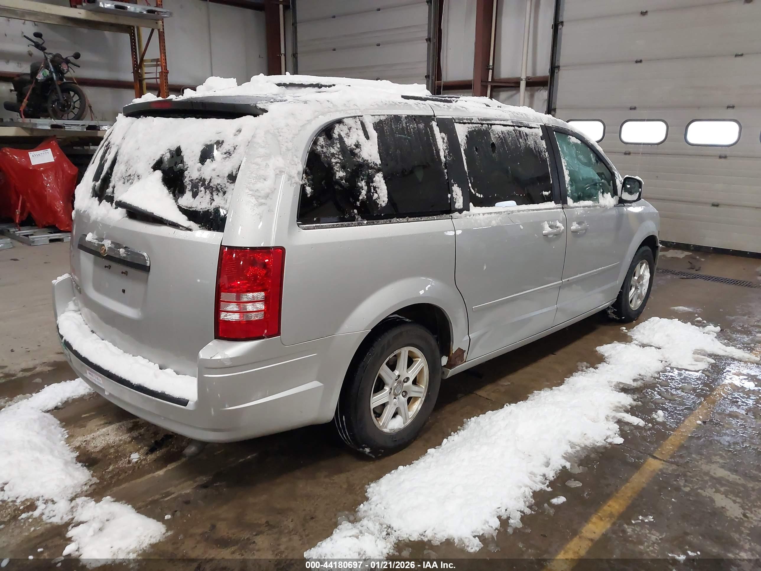 CHRYSLER TOWN image 4