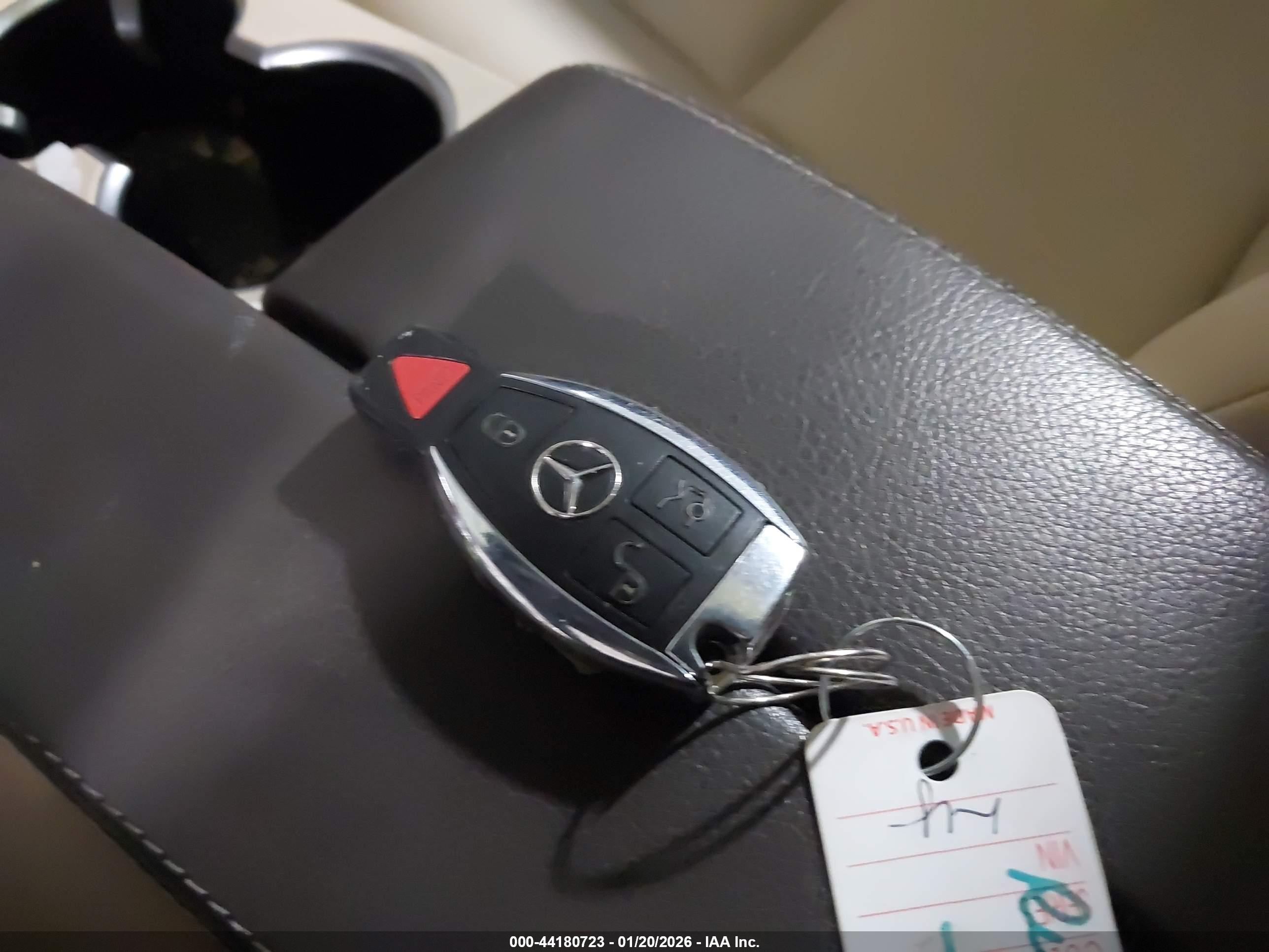 MERCEDES-BENZ GLK image 11