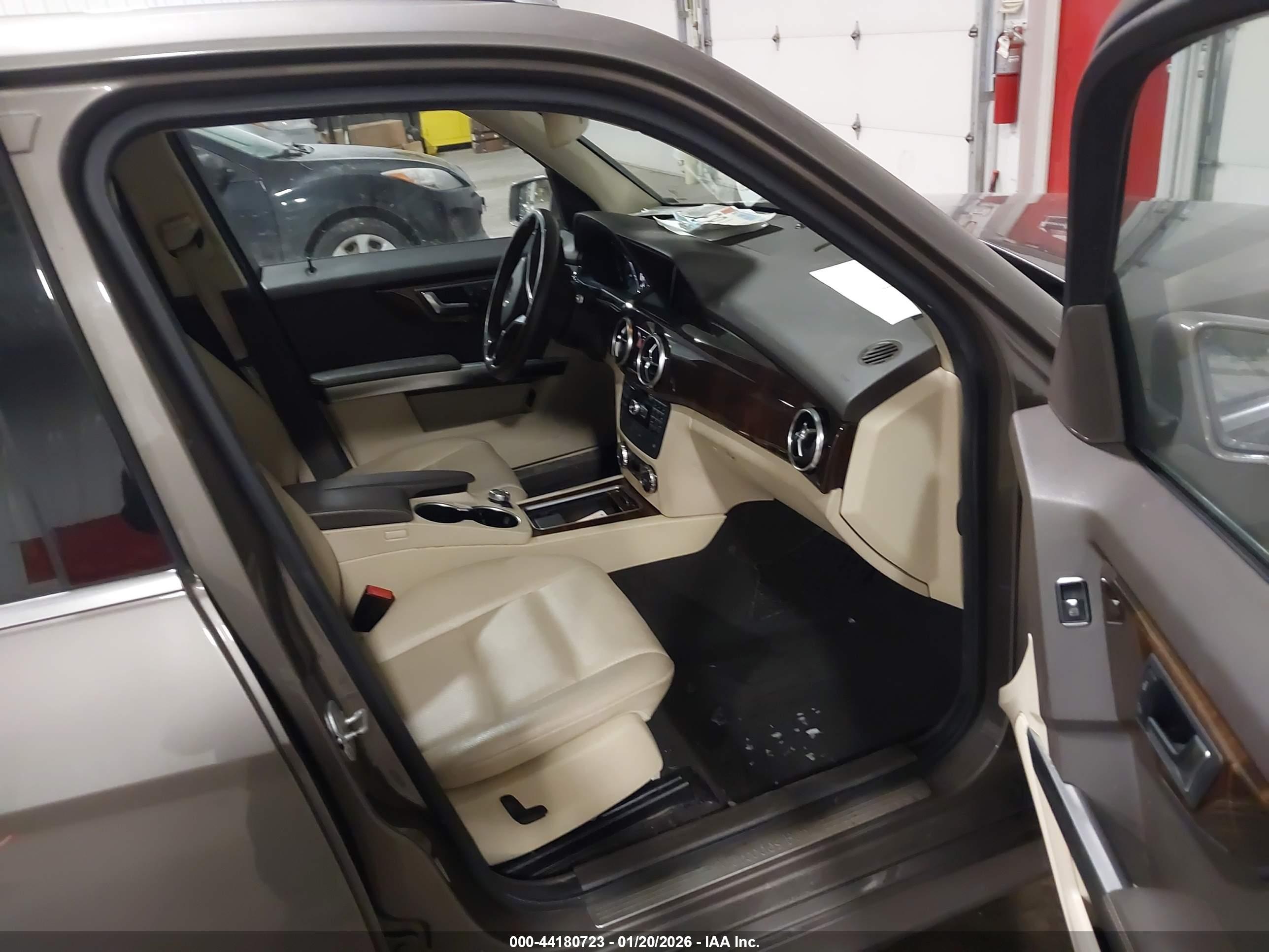 MERCEDES-BENZ GLK image 5