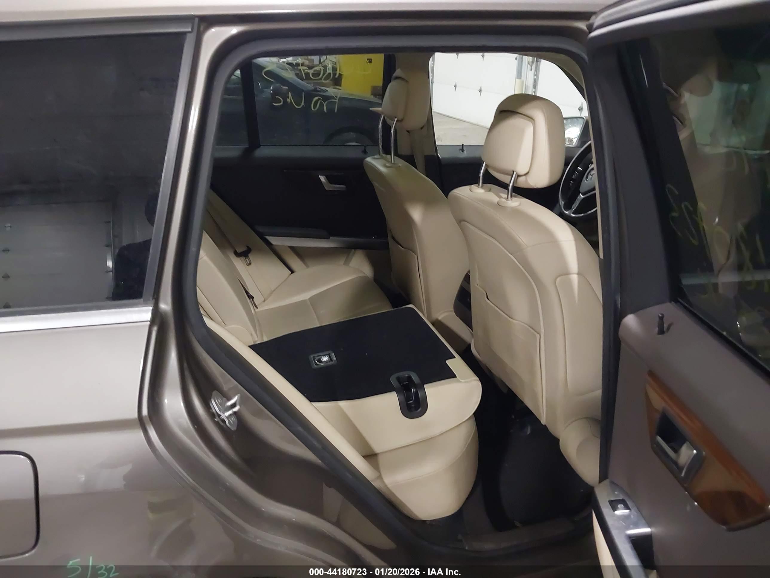 MERCEDES-BENZ GLK image 8