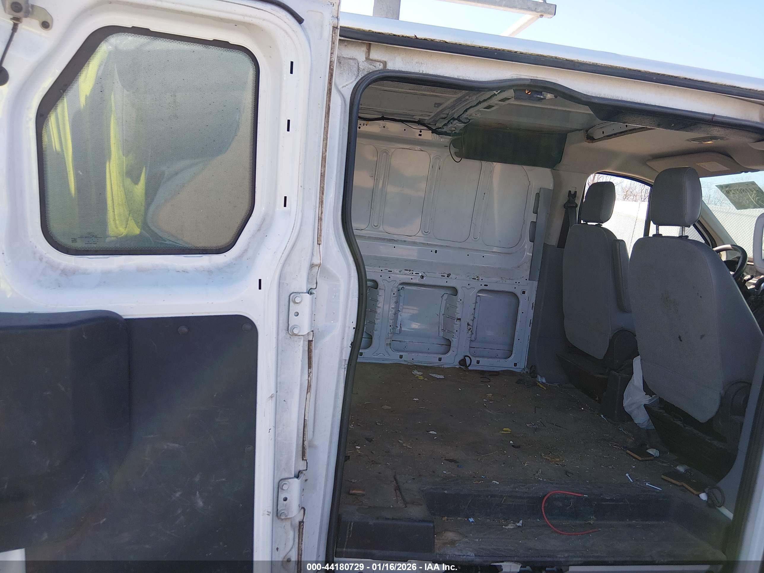 FORD TRANSIT-250 image 8