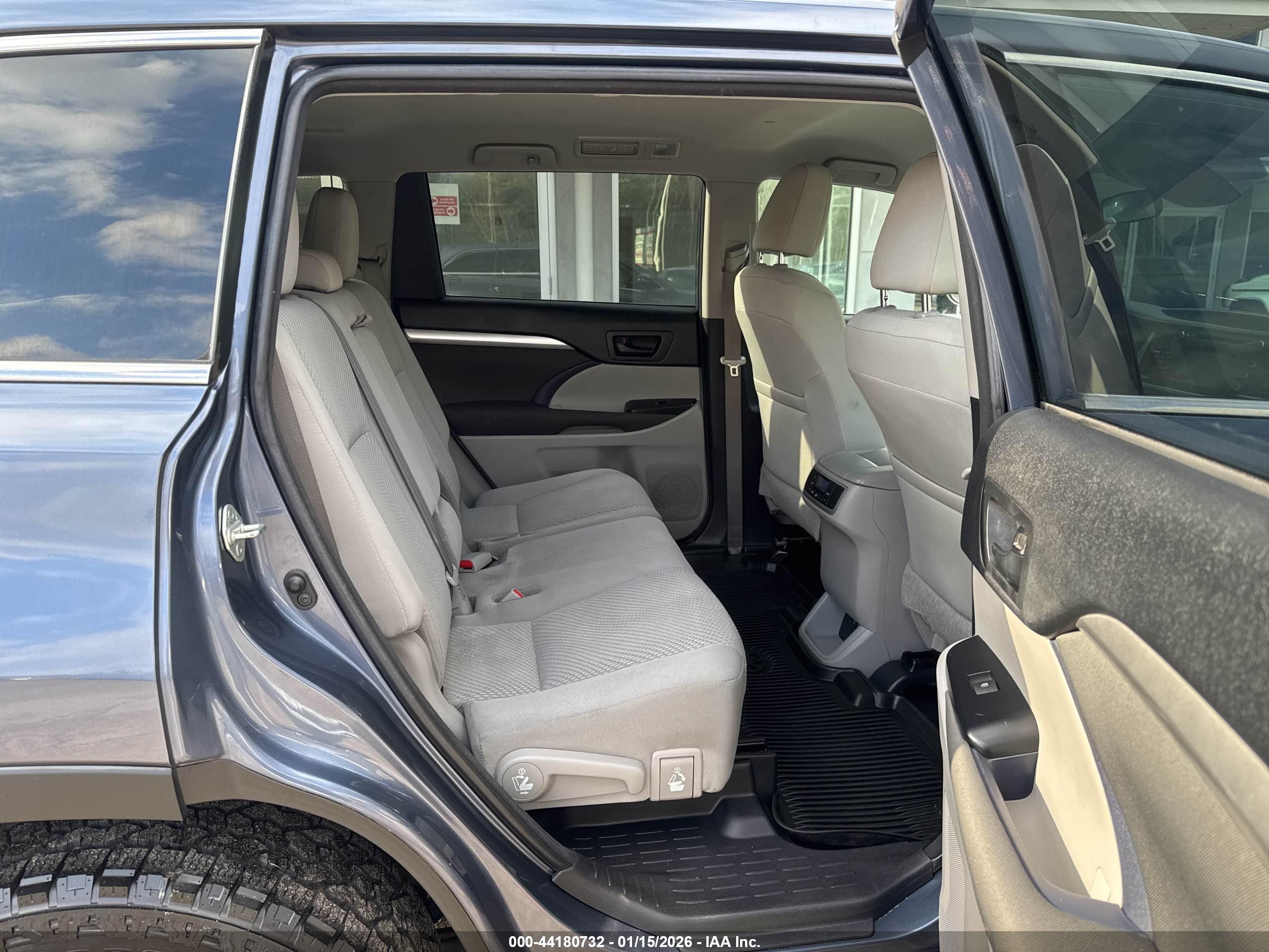 TOYOTA HIGHLANDER image 8
