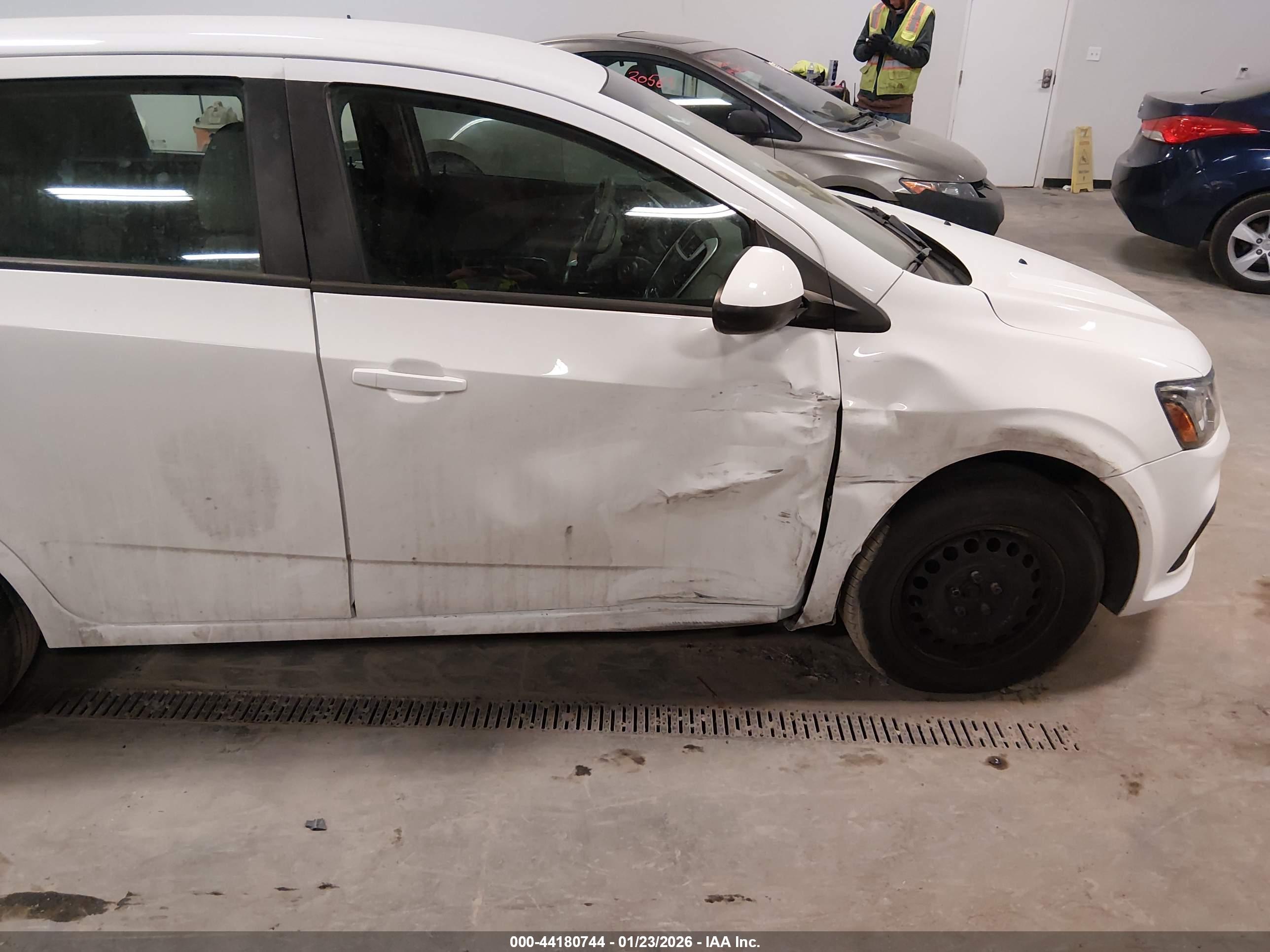 CHEVROLET SONIC image 6