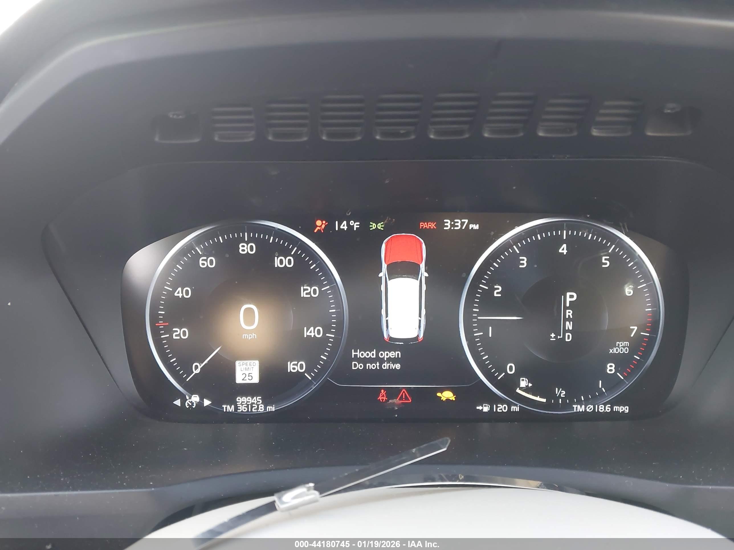 VOLVO XC90 image 7