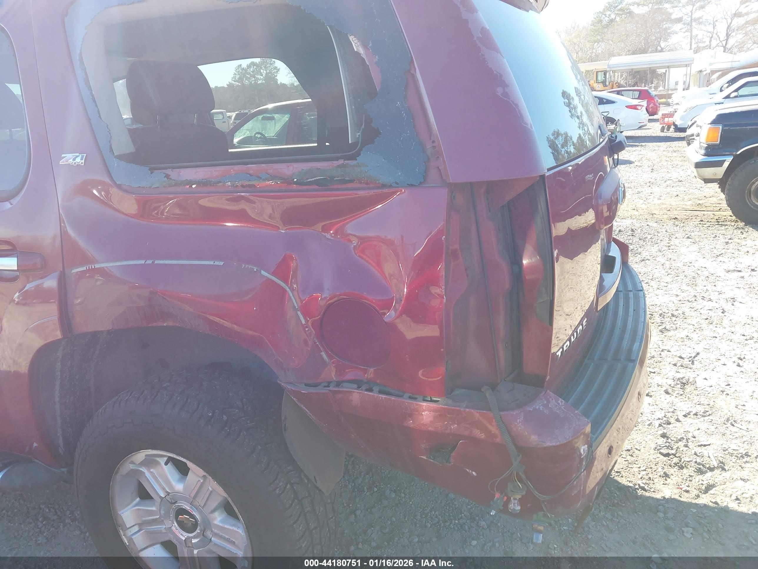 CHEVROLET TAHOE image 6