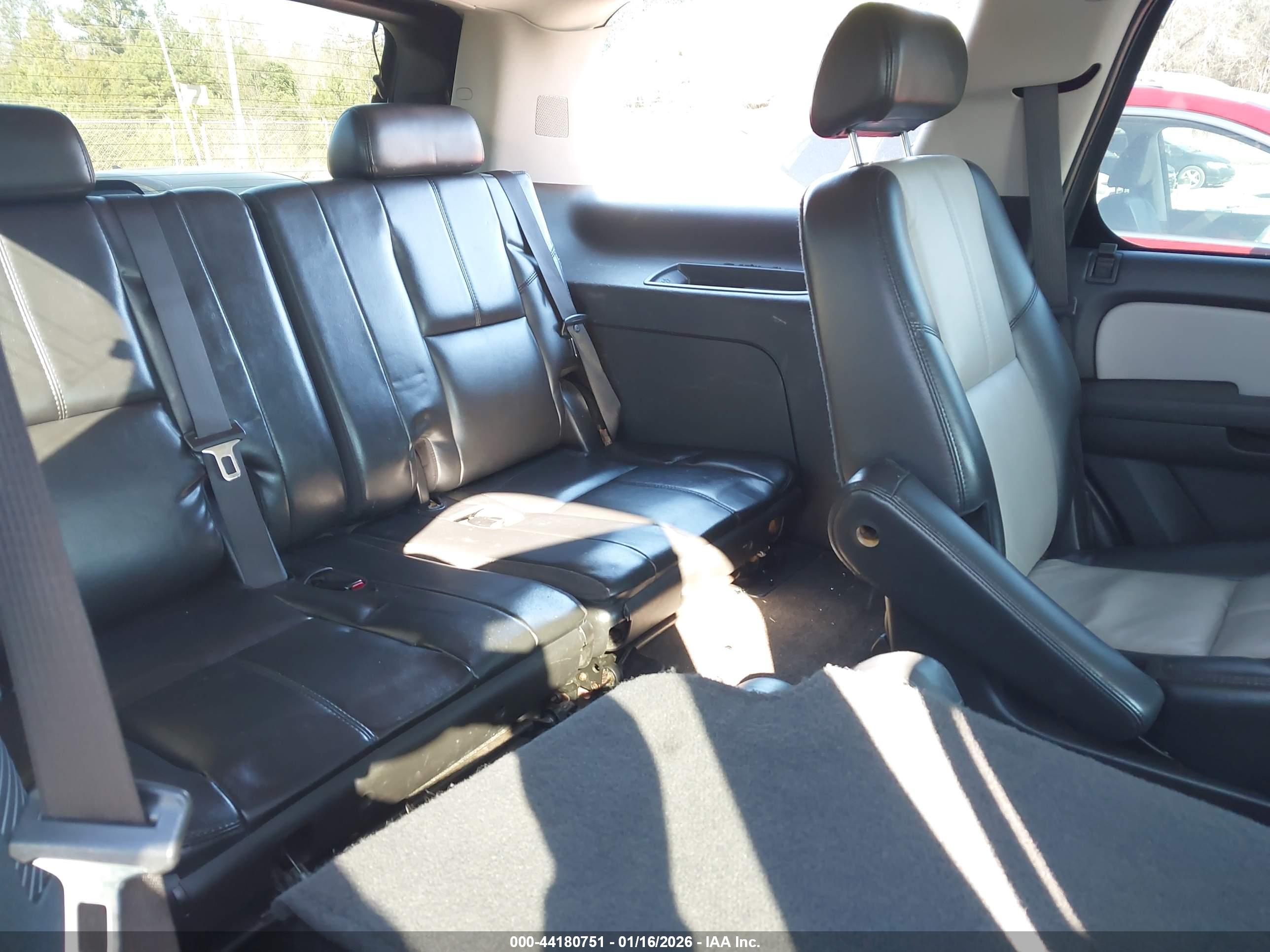 CHEVROLET TAHOE image 8