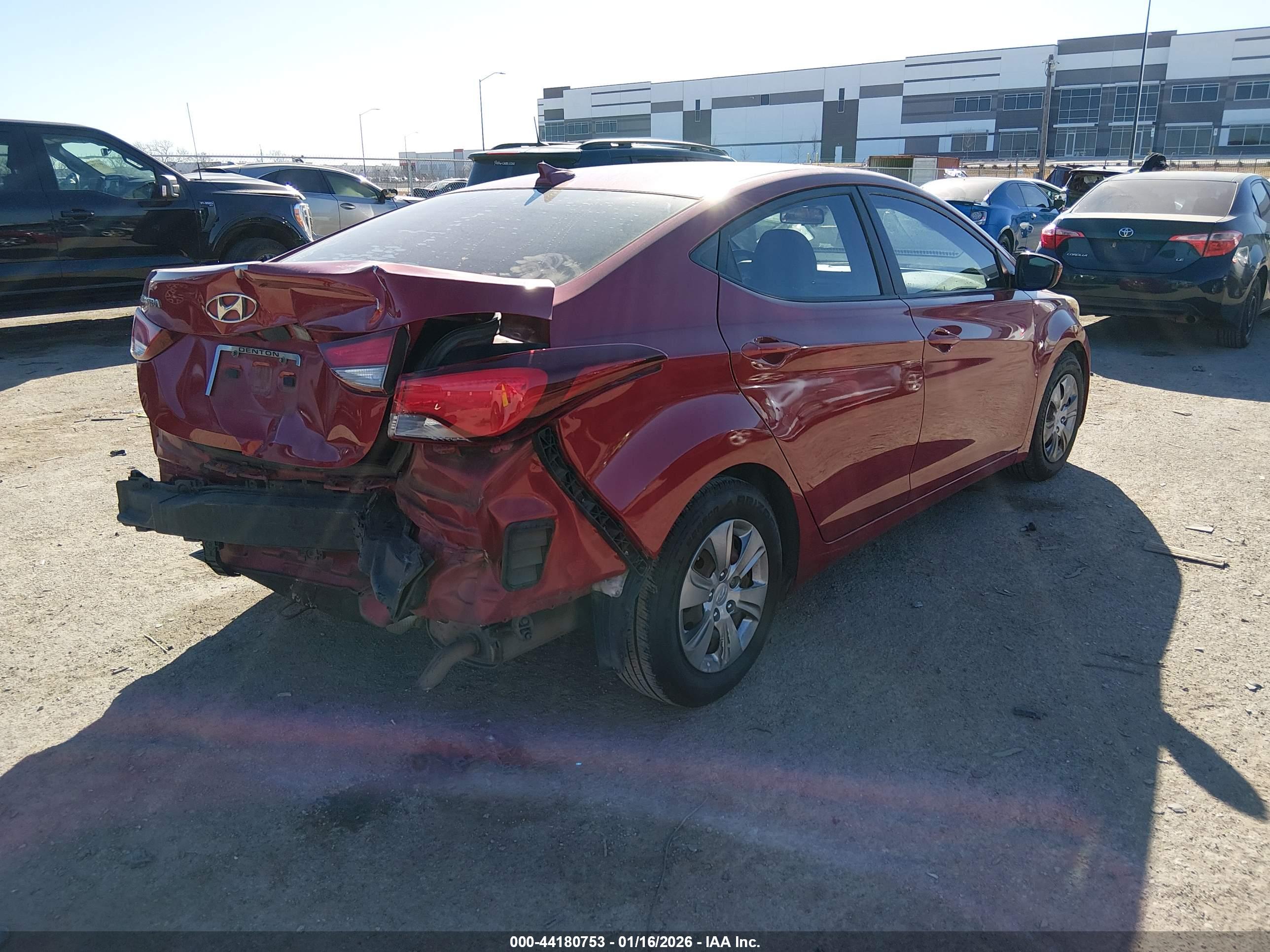 HYUNDAI ELANTRA image 4