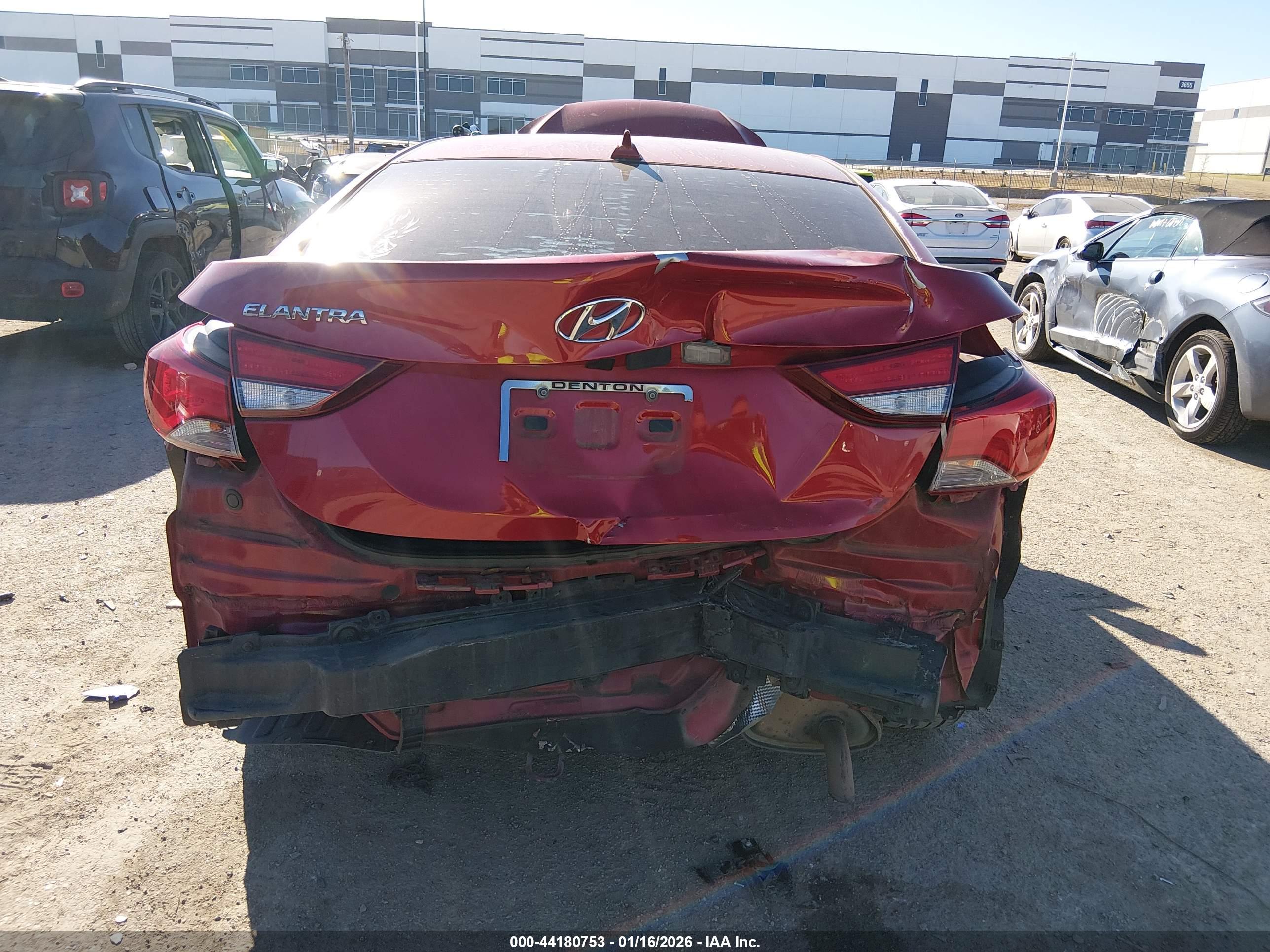 HYUNDAI ELANTRA image 6