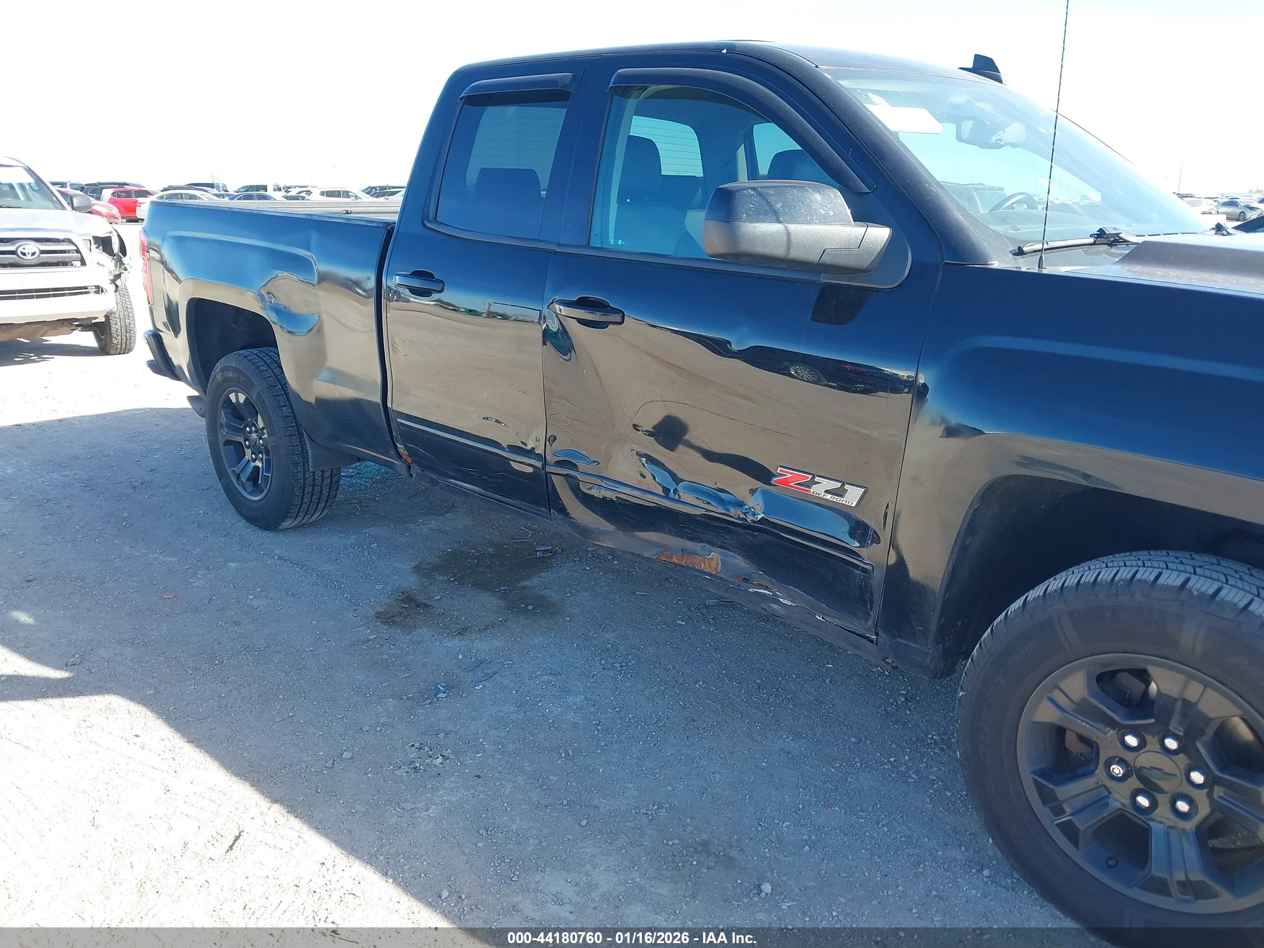 CHEVROLET SILVERADO image 6