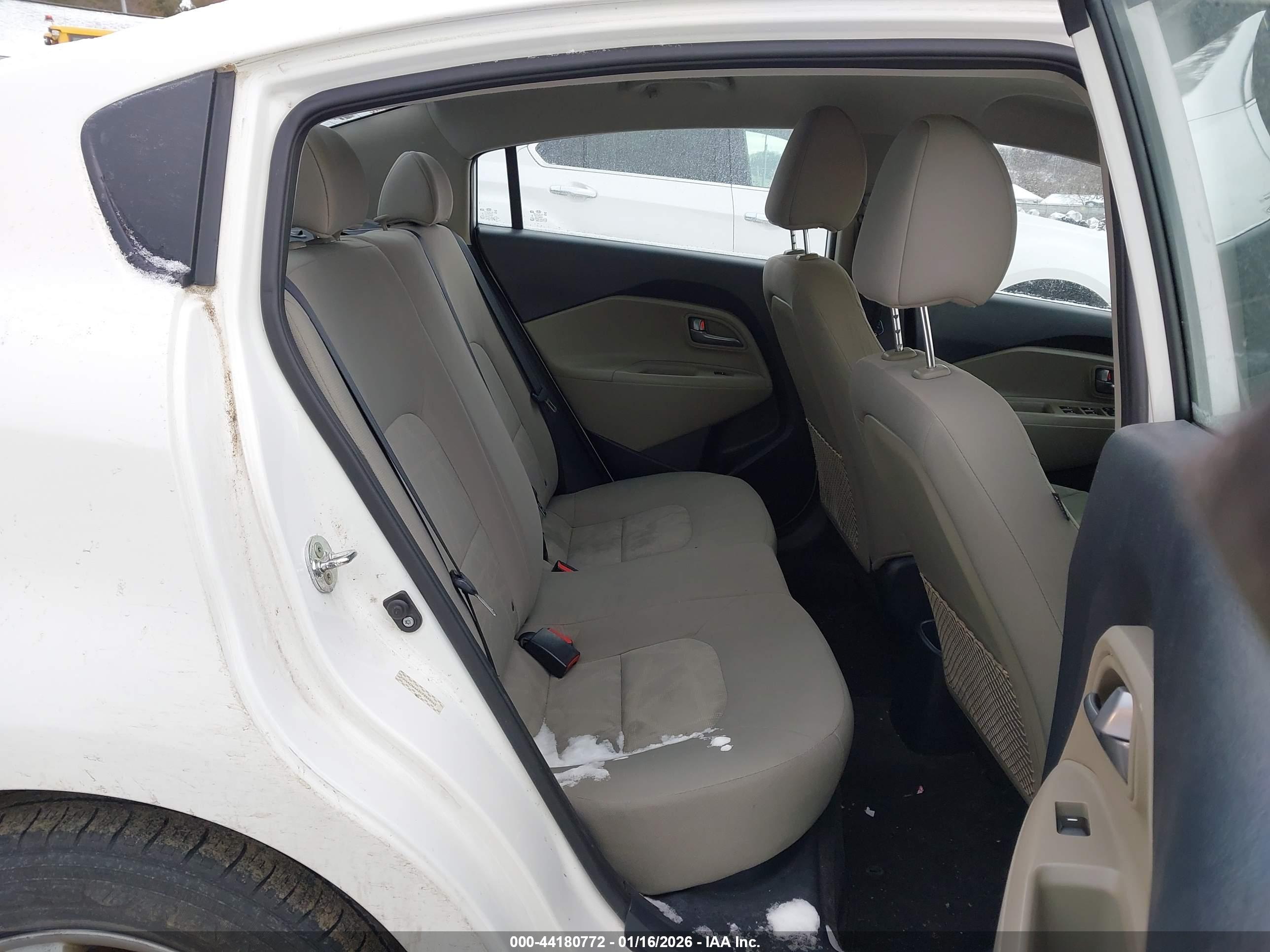 KIA RIO image 8