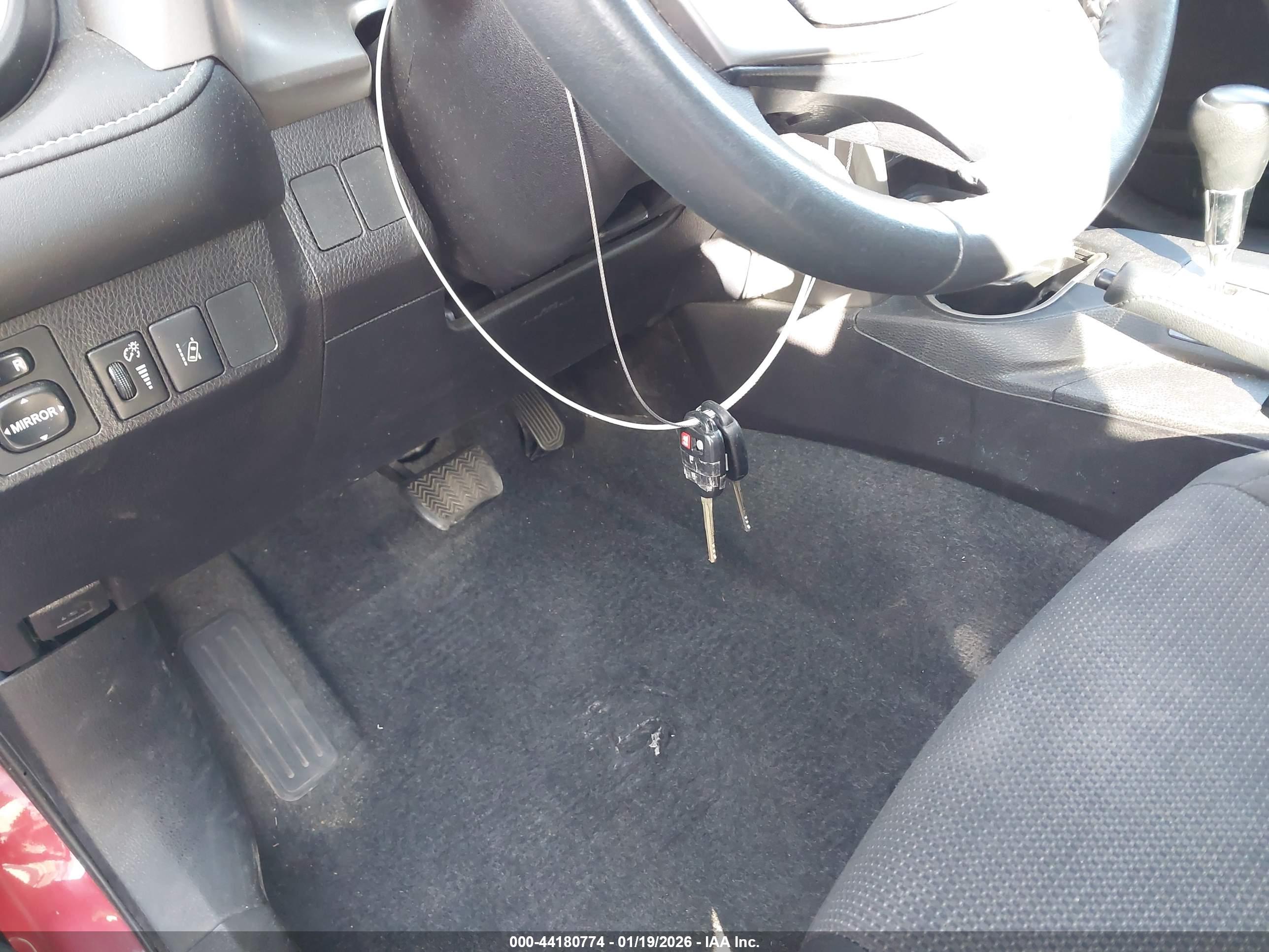 TOYOTA RAV4 image 11