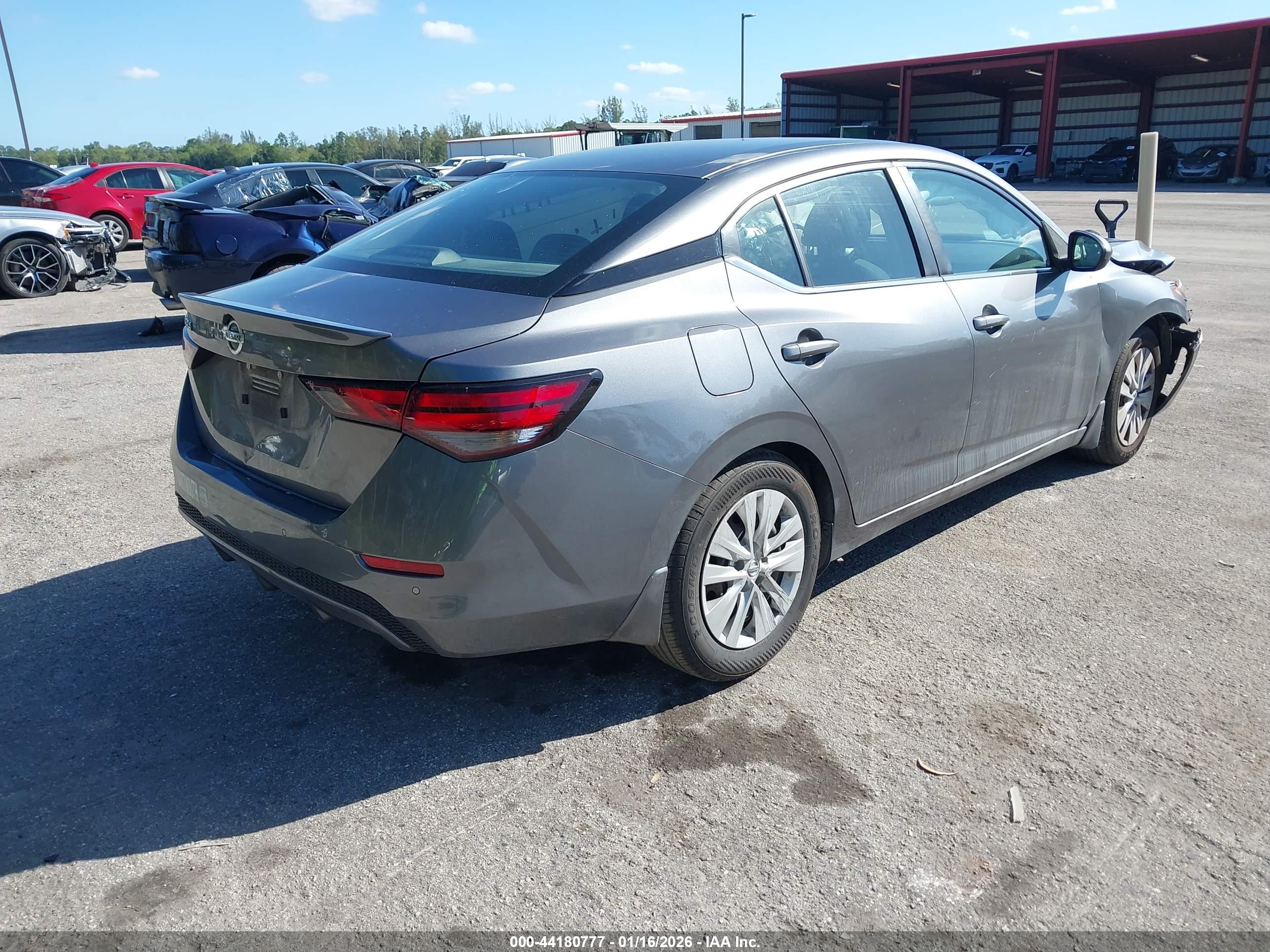 NISSAN SENTRA image 4