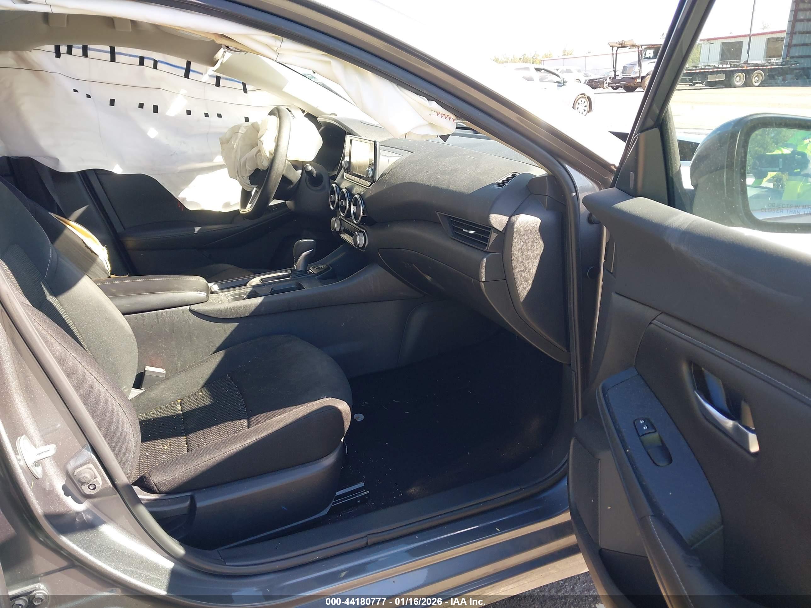 NISSAN SENTRA image 5