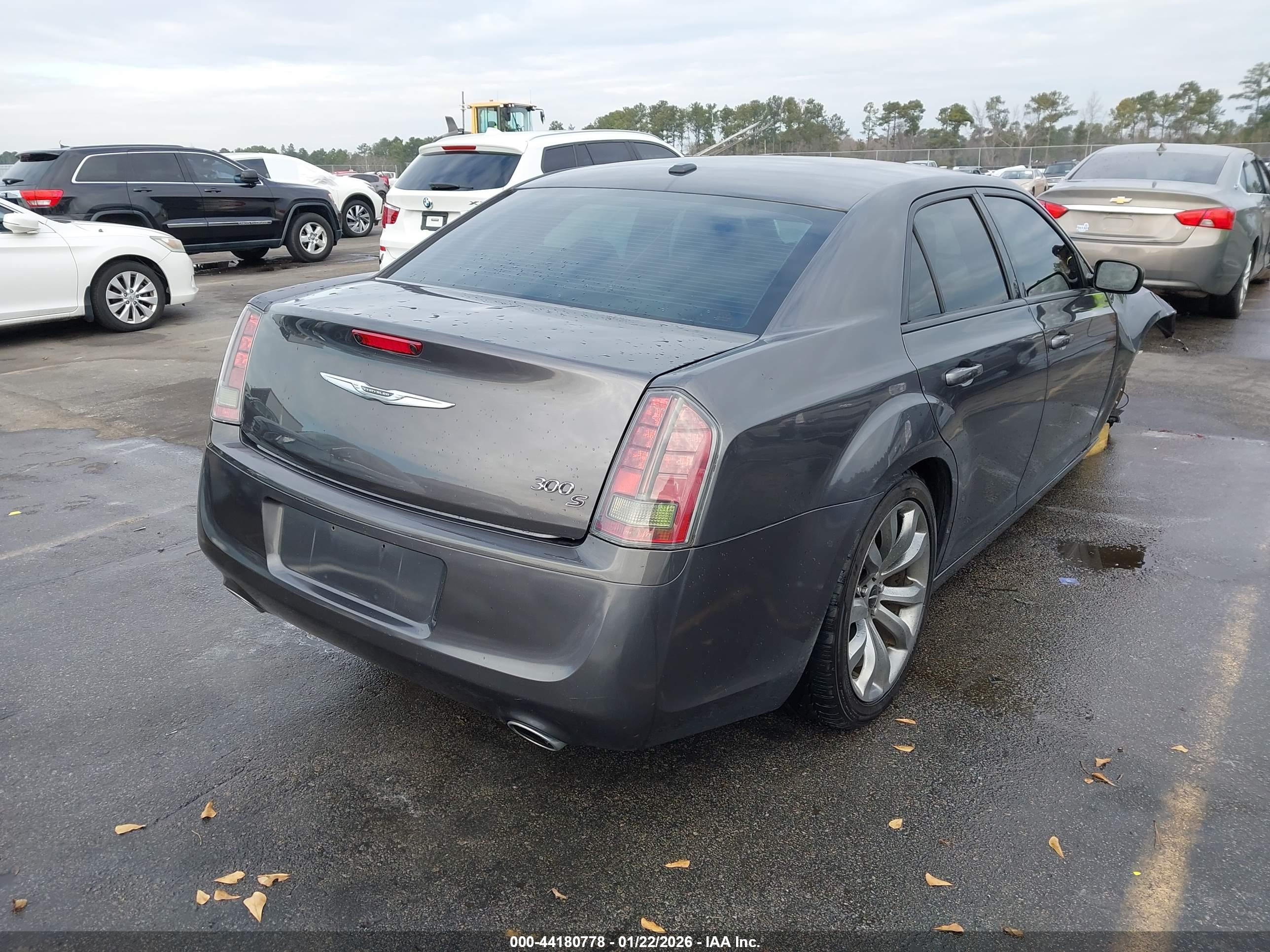 CHRYSLER 300 image 4
