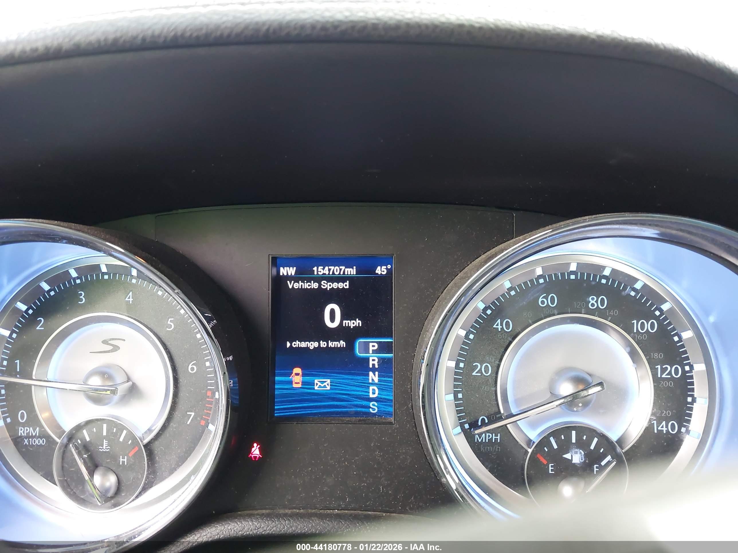 CHRYSLER 300 image 7