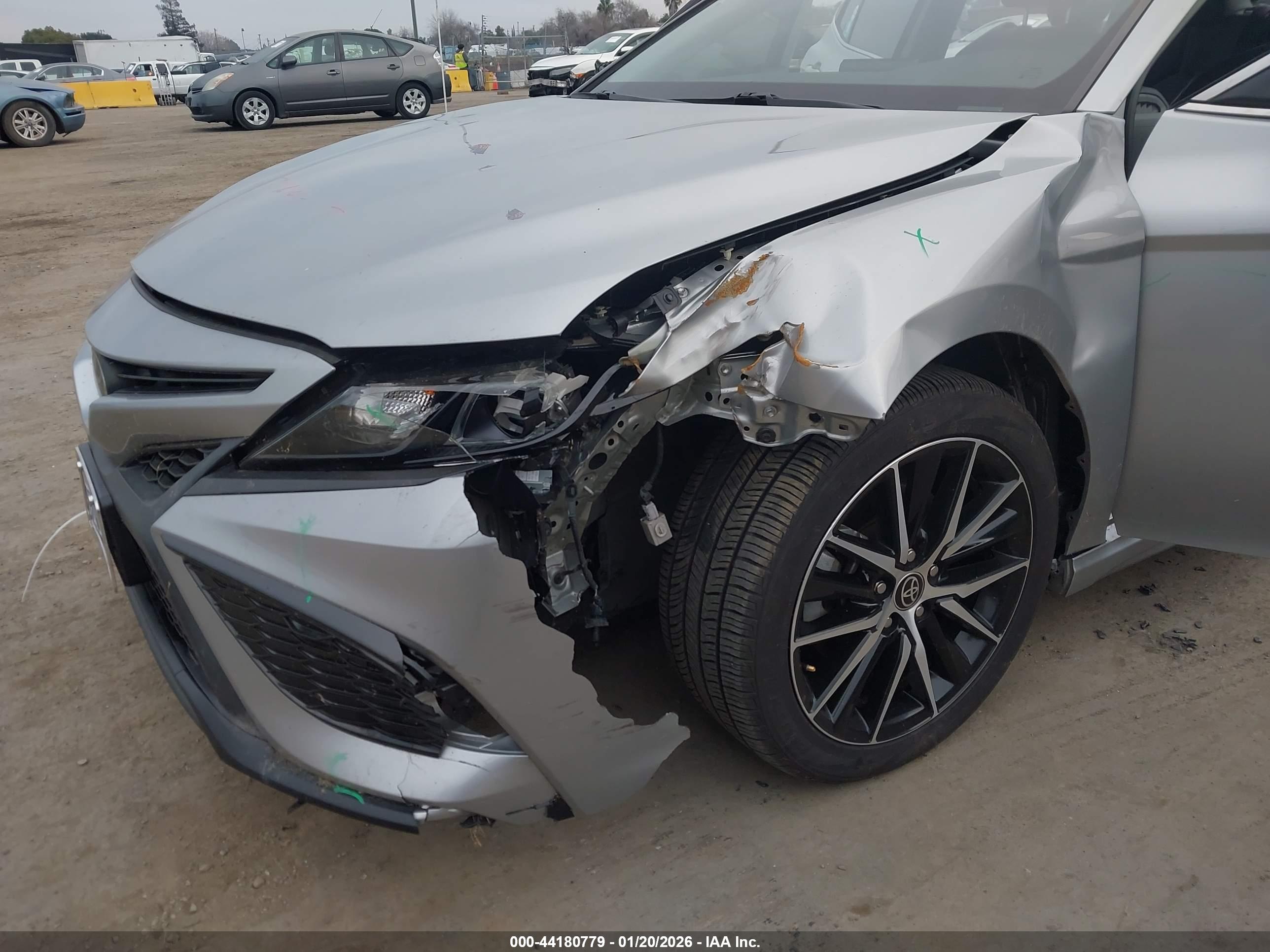 TOYOTA CAMRY image 6