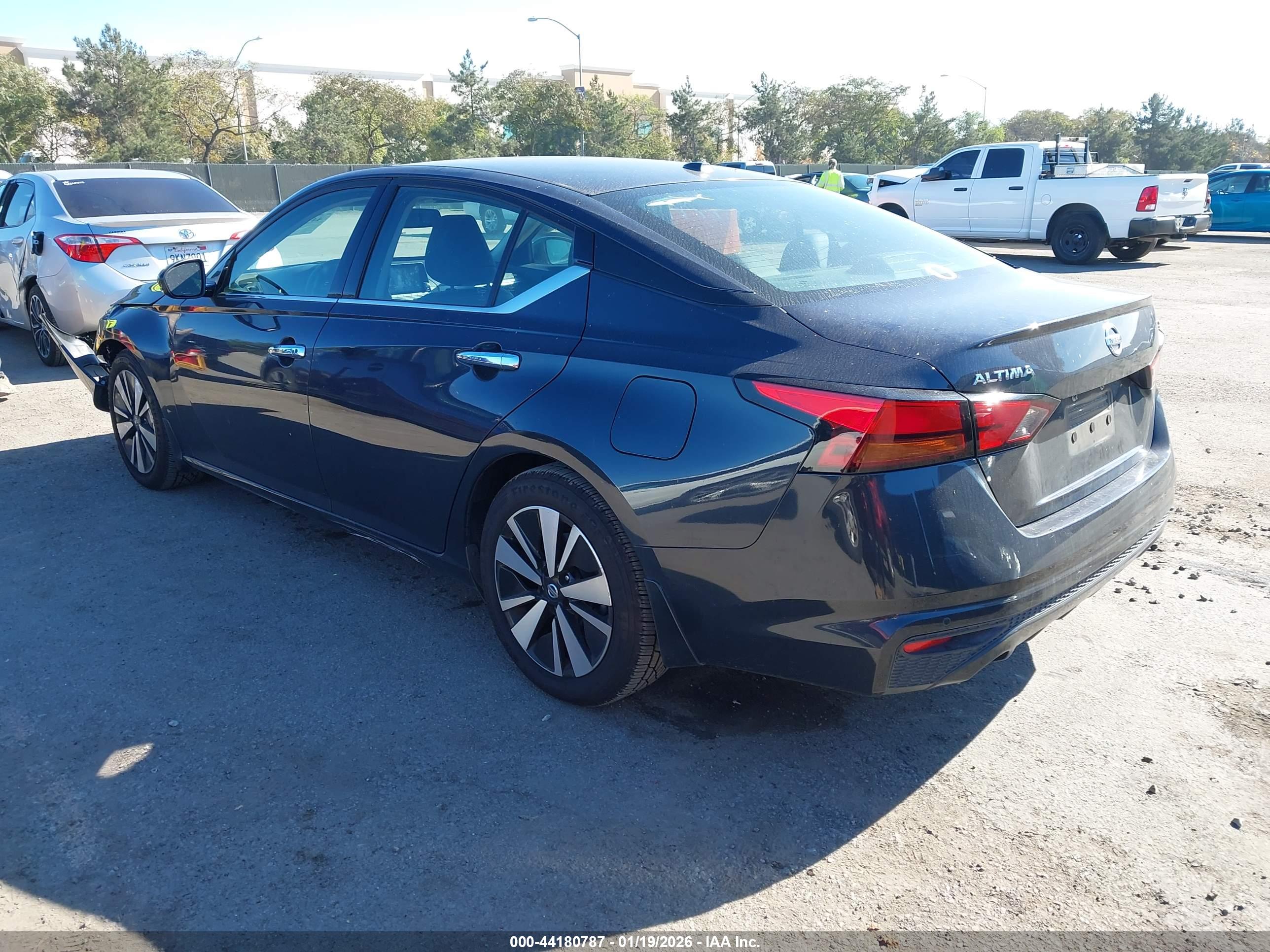 NISSAN ALTIMA image 3