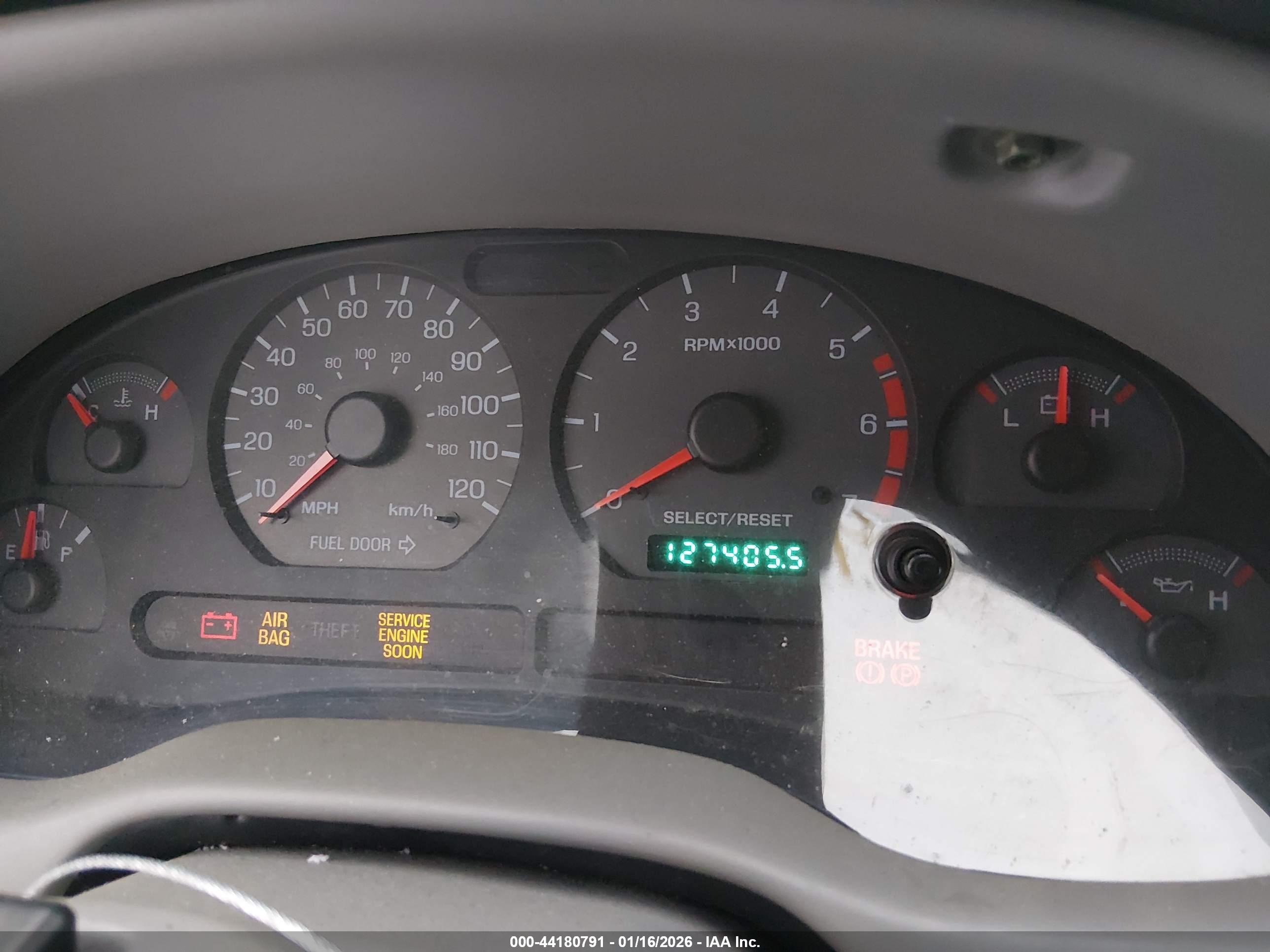 FORD MUSTANG image 7
