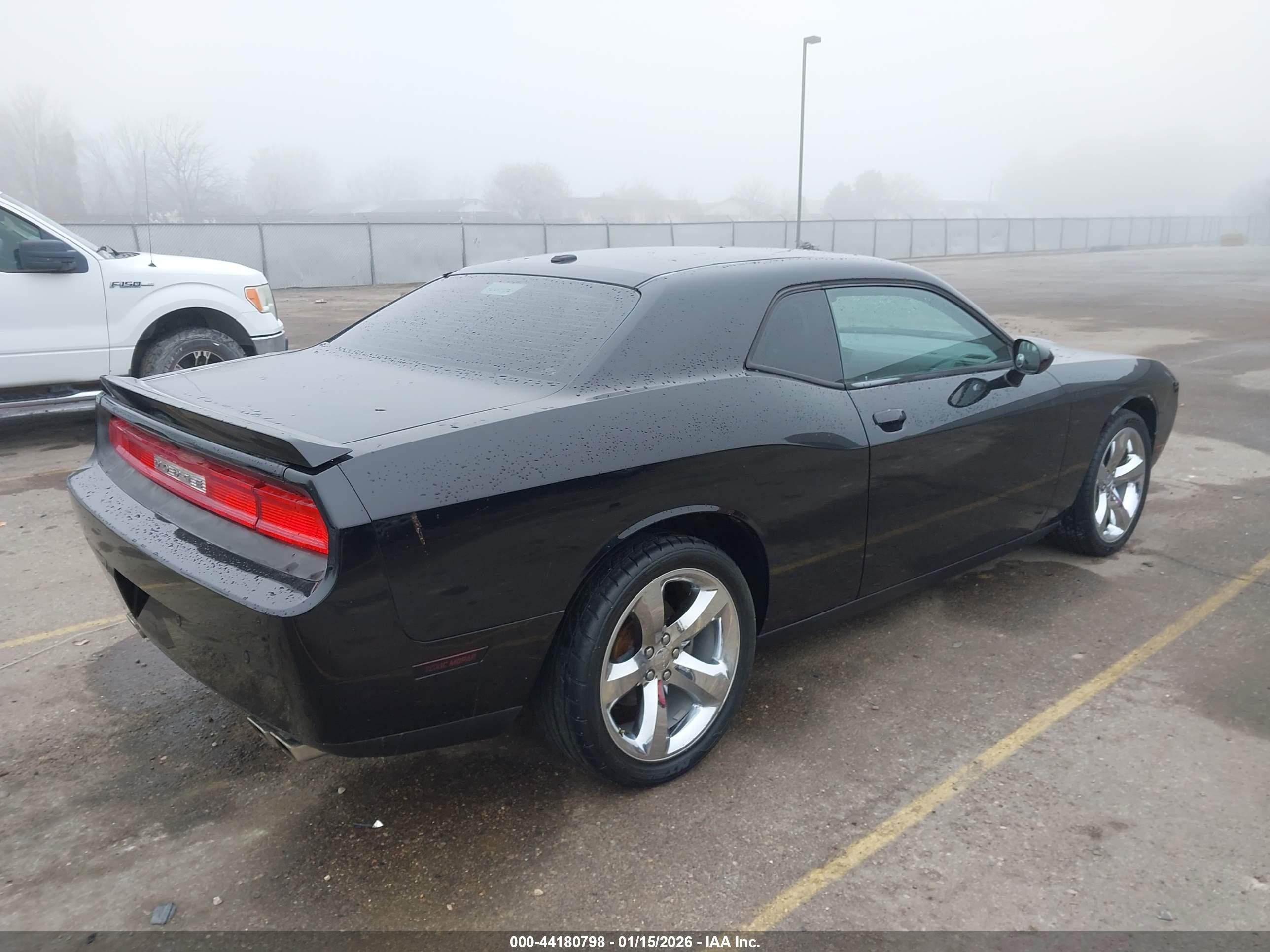 DODGE CHALLENGER image 4