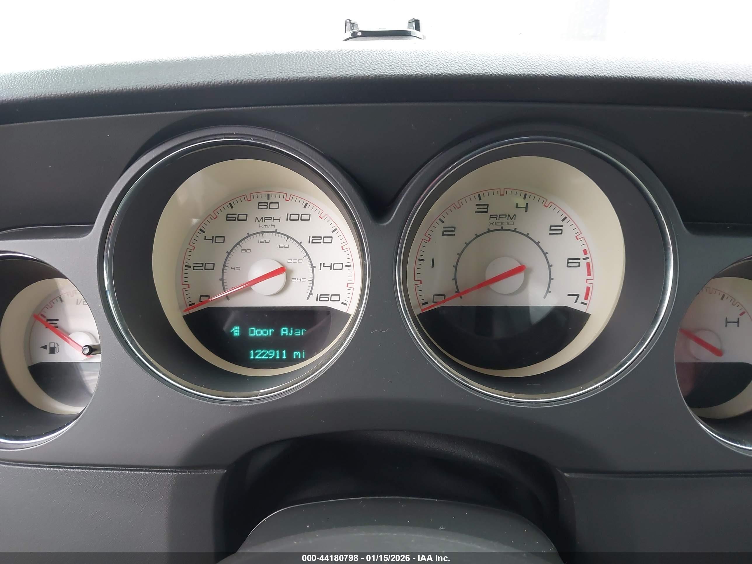 DODGE CHALLENGER image 7