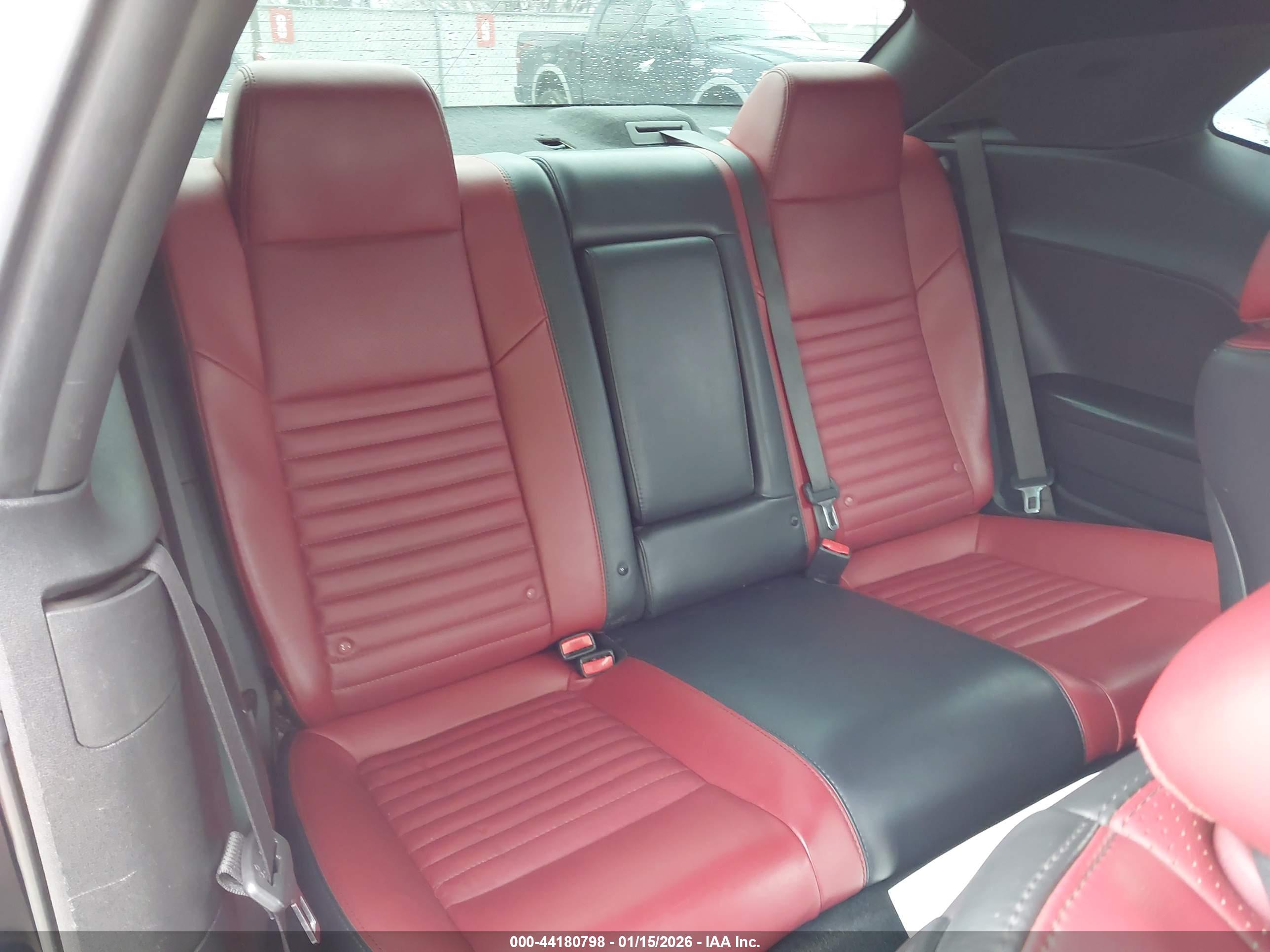 DODGE CHALLENGER image 8