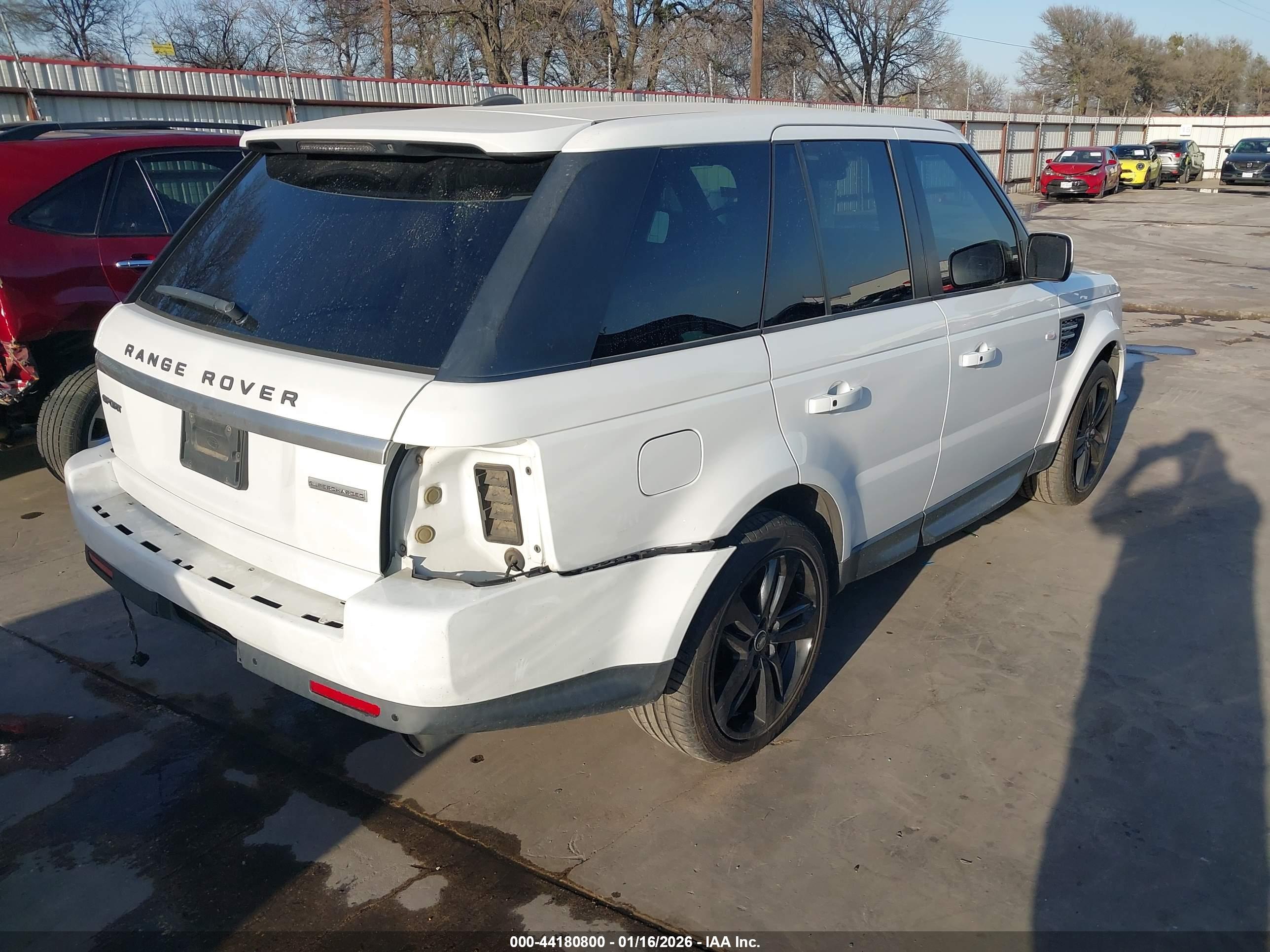LAND ROVER image 4