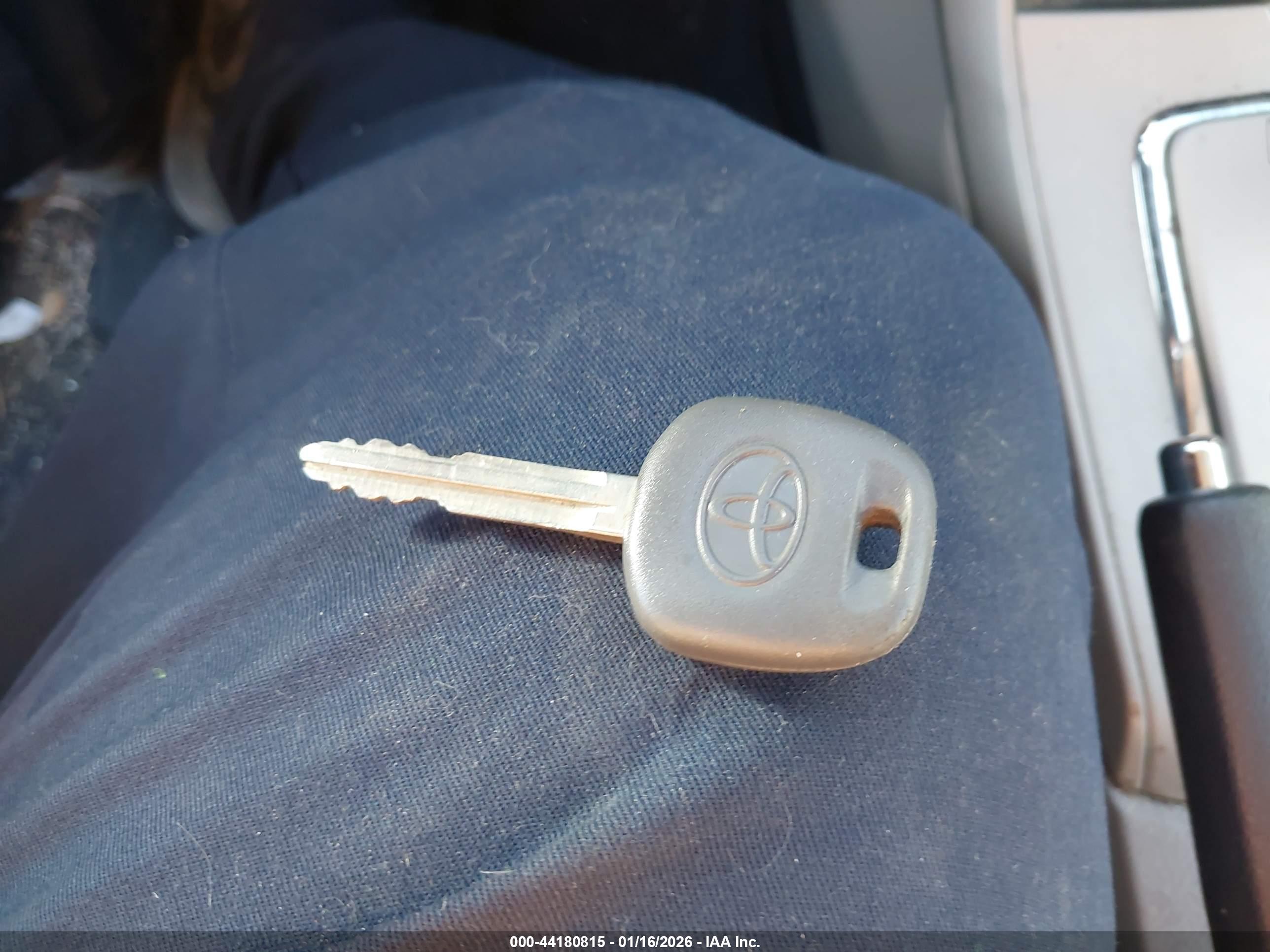 TOYOTA COROLLA image 11