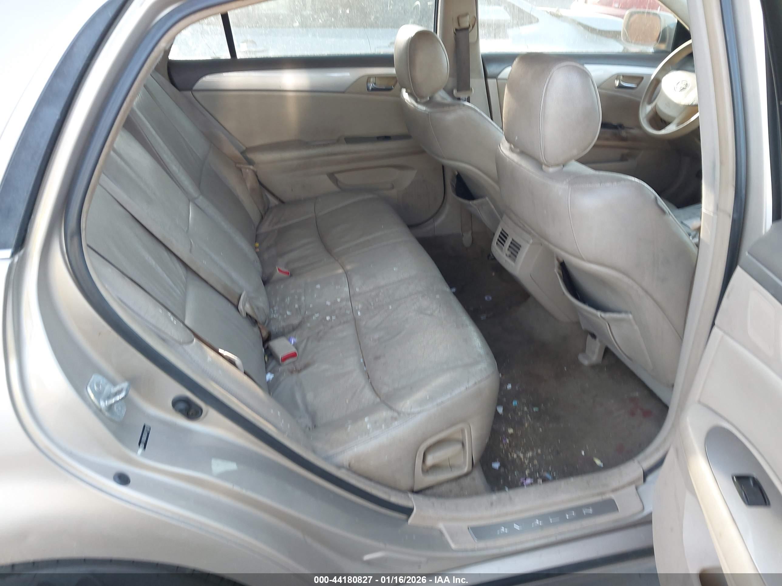 TOYOTA AVALON image 8