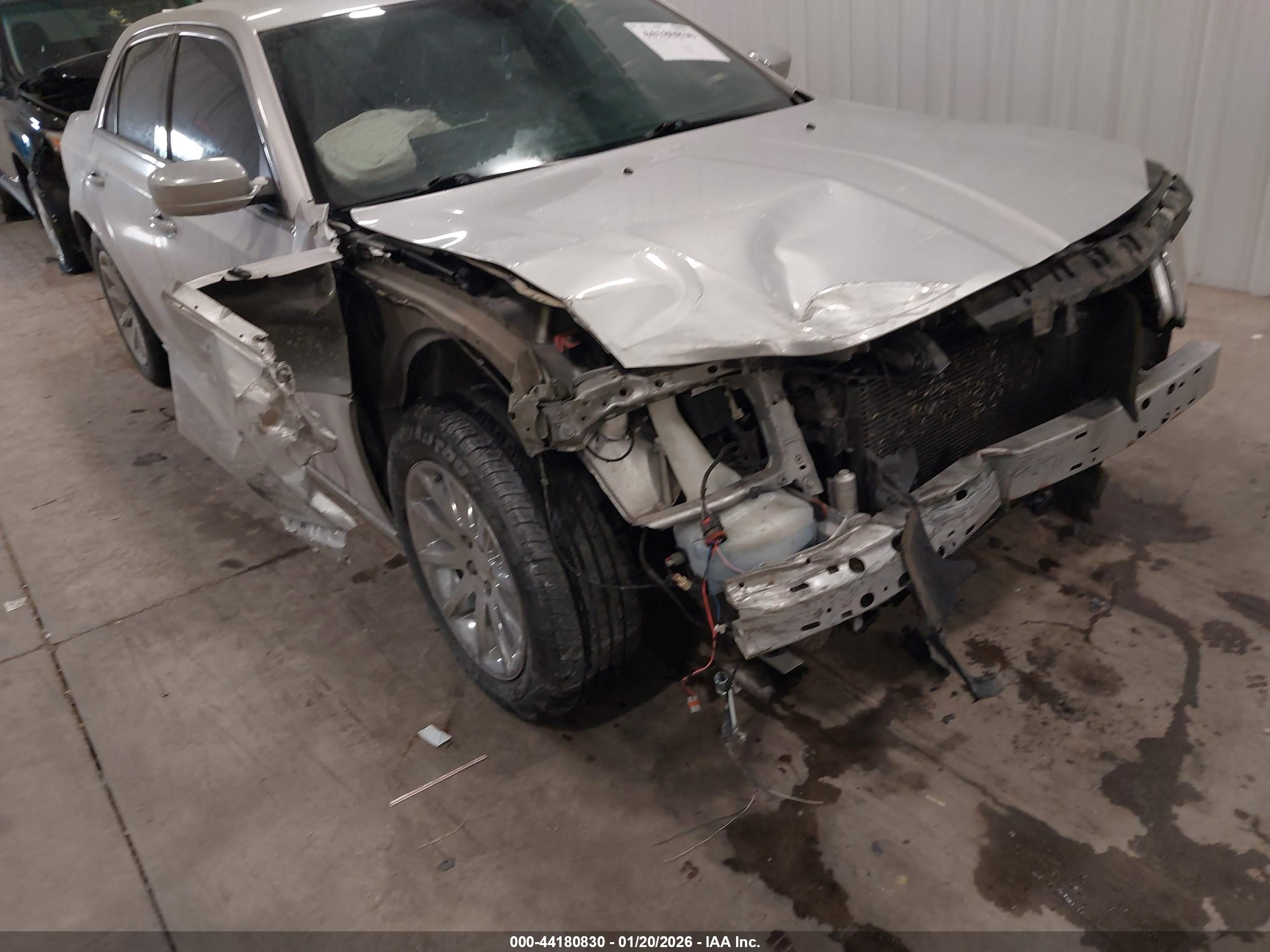 CHRYSLER 300 image 6