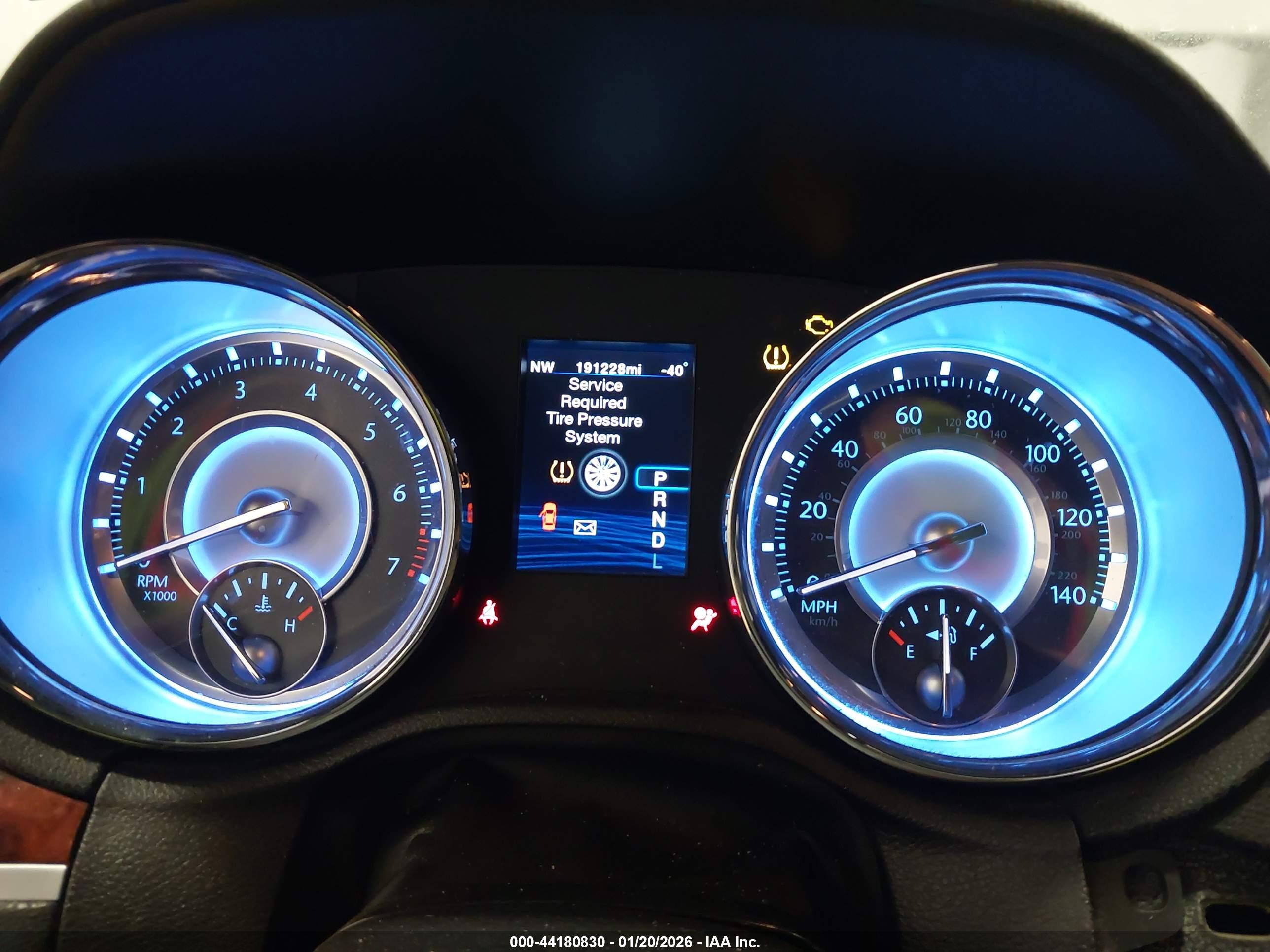 CHRYSLER 300 image 7