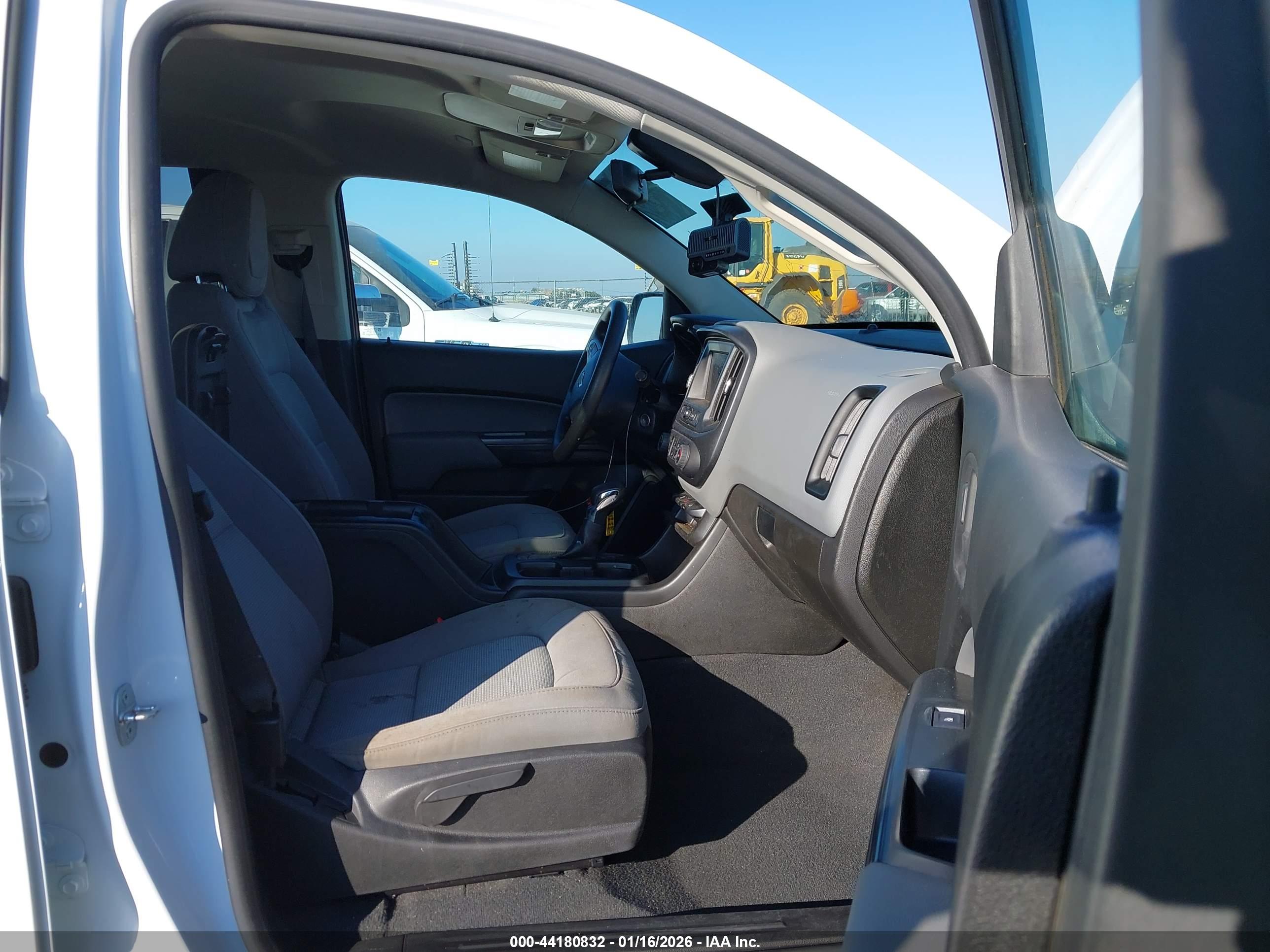 CHEVROLET COLORADO image 5