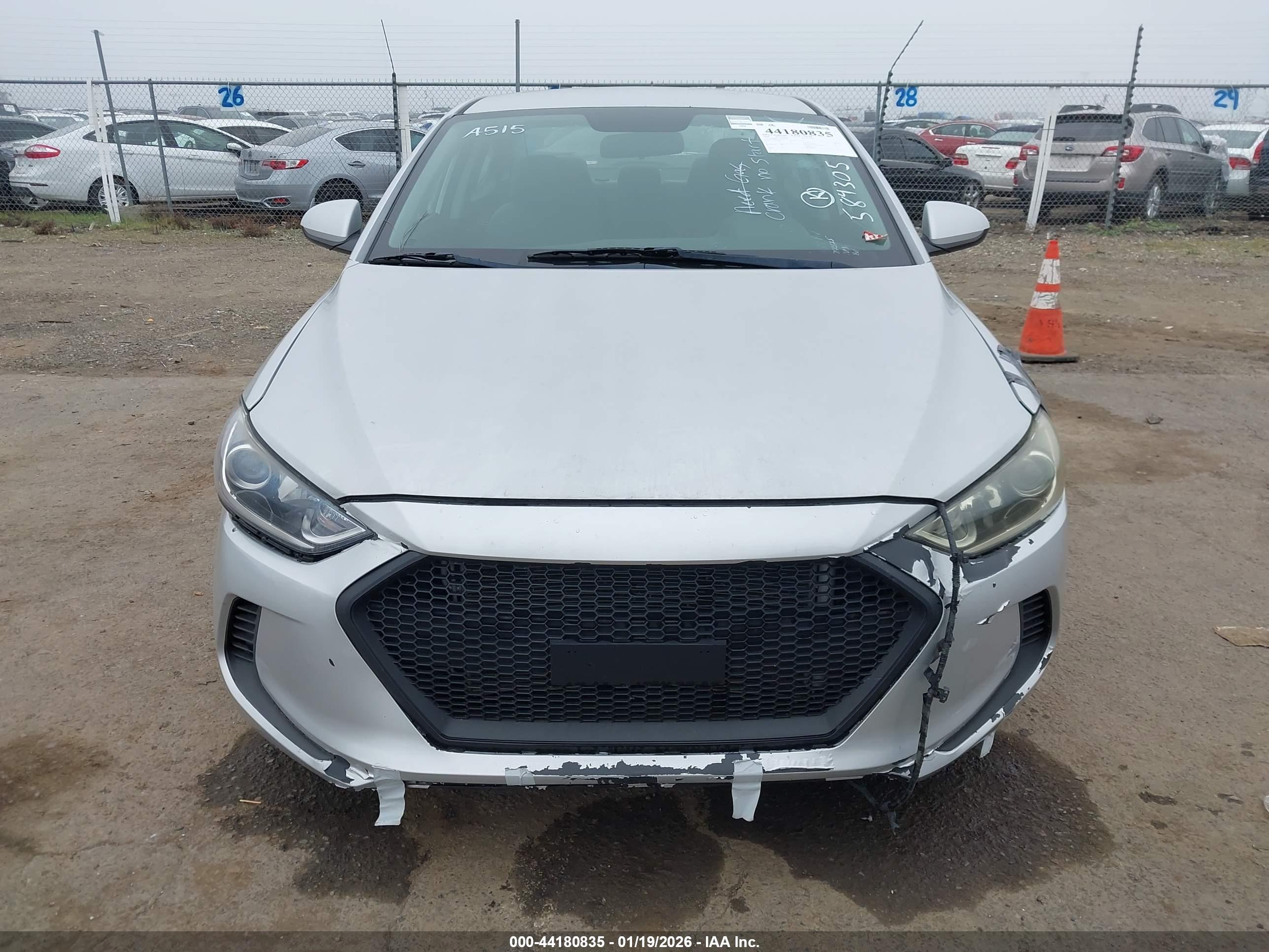HYUNDAI ELANTRA image 6