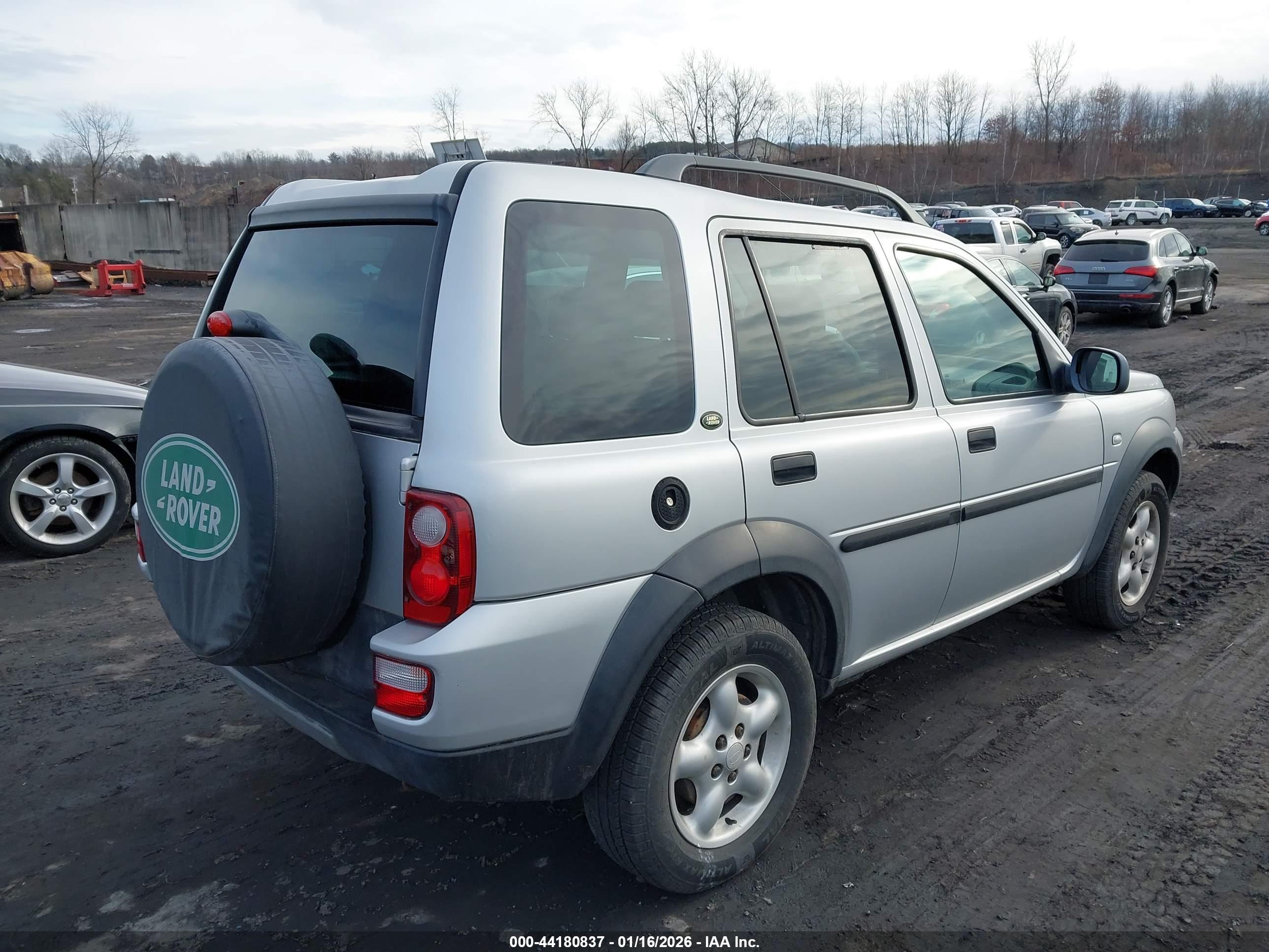 LAND ROVER image 4