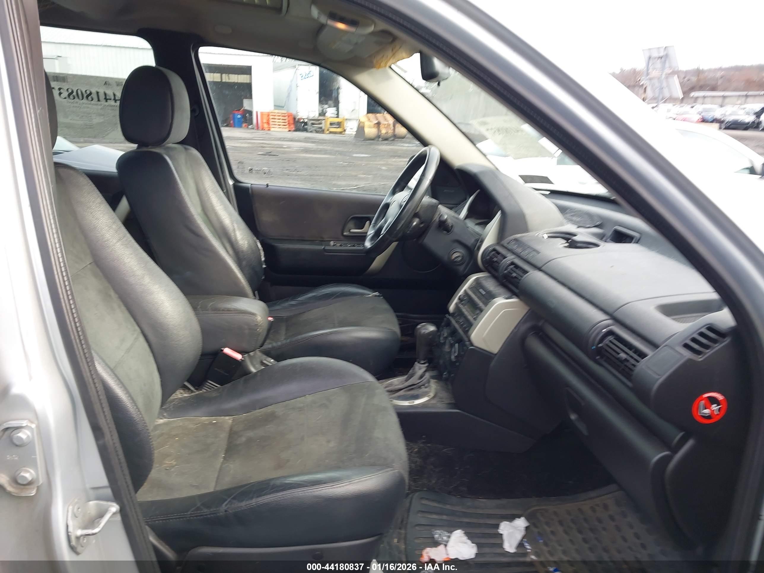 LAND ROVER image 5