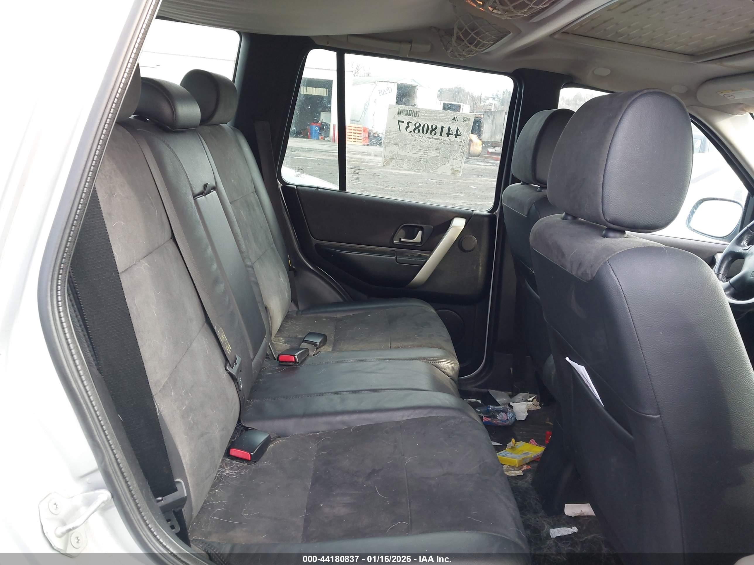 LAND ROVER image 8