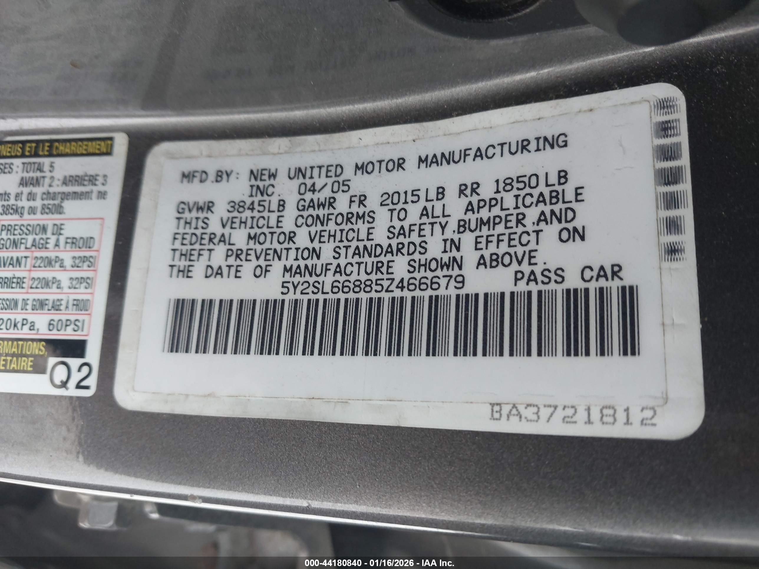 PONTIAC VIBE image 9
